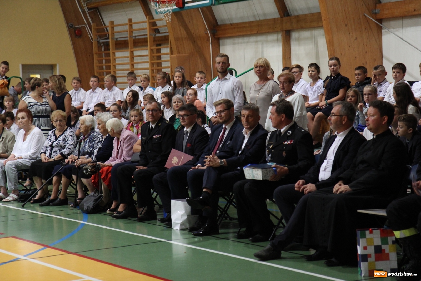 Zdjęcie w galerii na portalu naszwodzislaw.com: Uroczyste rozpoczęcie roku szkolnego w Szkole Podstawowej w Lubomi wiadomości z regionu