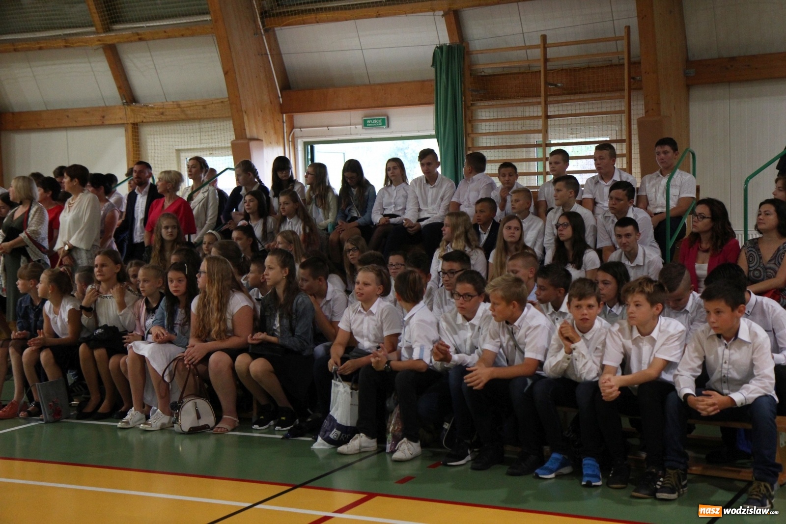 Zdjęcie w galerii na portalu naszwodzislaw.com: Uroczyste rozpoczęcie roku szkolnego w Szkole Podstawowej w Lubomi wiadomości z regionu