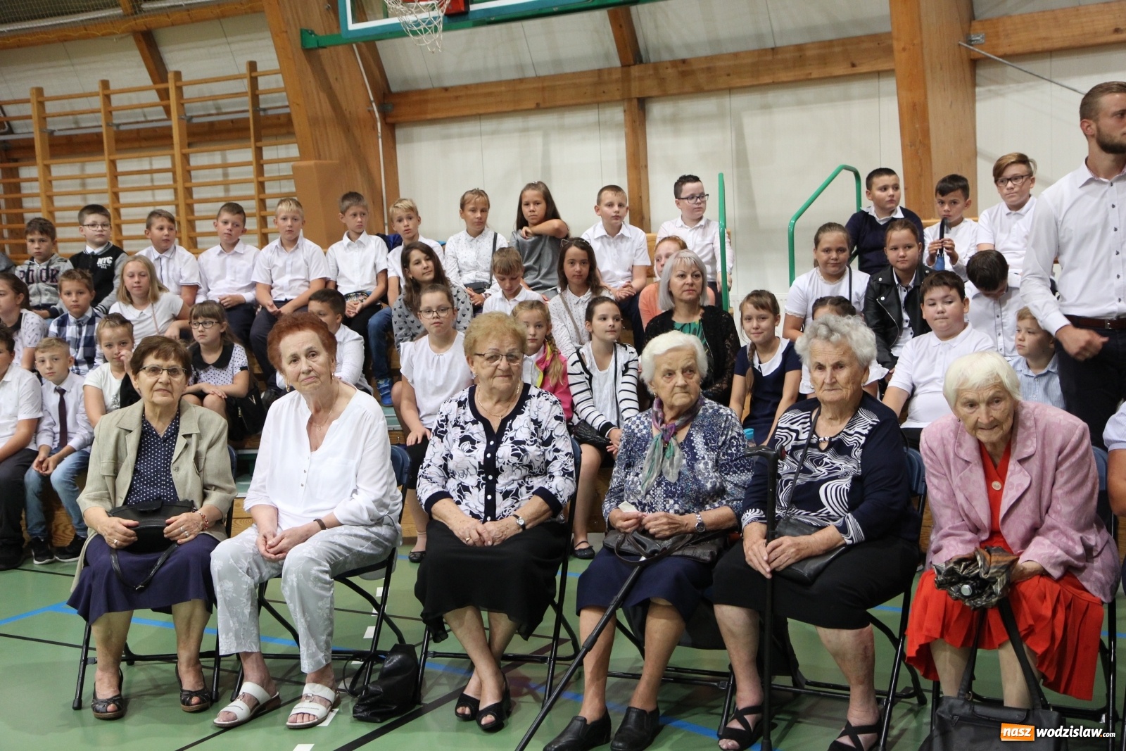 Zdjęcie w galerii na portalu naszwodzislaw.com: Uroczyste rozpoczęcie roku szkolnego w Szkole Podstawowej w Lubomi wiadomości z regionu