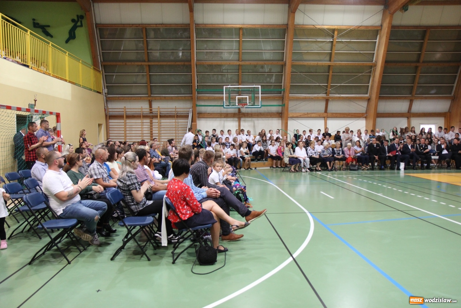 Zdjęcie w galerii na portalu naszwodzislaw.com: Uroczyste rozpoczęcie roku szkolnego w Szkole Podstawowej w Lubomi wiadomości z regionu