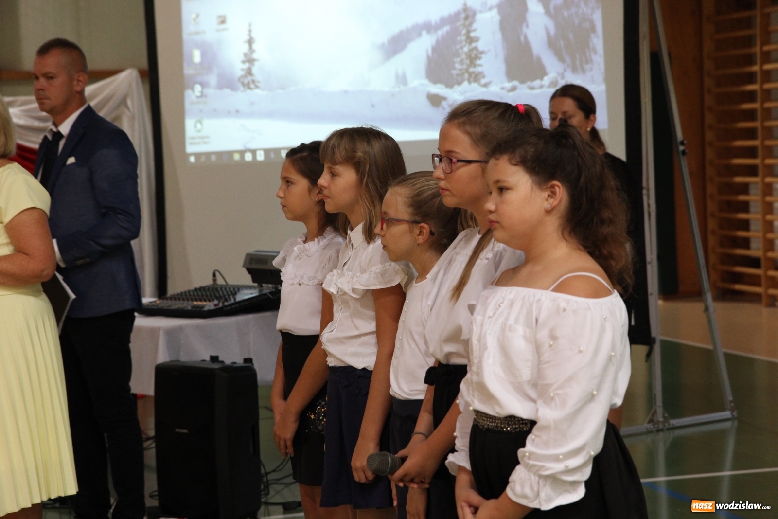 Zdjęcie w galerii na portalu naszwodzislaw.com: Uroczyste rozpoczęcie roku szkolnego w Szkole Podstawowej w Lubomi wiadomości z regionu