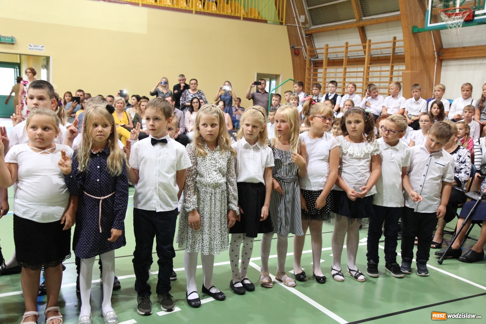 Zdjęcie w galerii na portalu naszwodzislaw.com: Uroczyste rozpoczęcie roku szkolnego w Szkole Podstawowej w Lubomi wiadomości z regionu