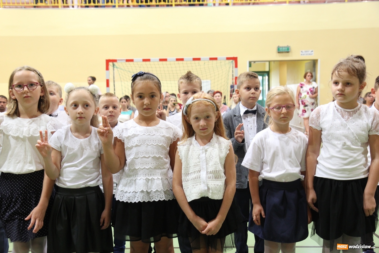 Zdjęcie w galerii na portalu naszwodzislaw.com: Uroczyste rozpoczęcie roku szkolnego w Szkole Podstawowej w Lubomi wiadomości z regionu