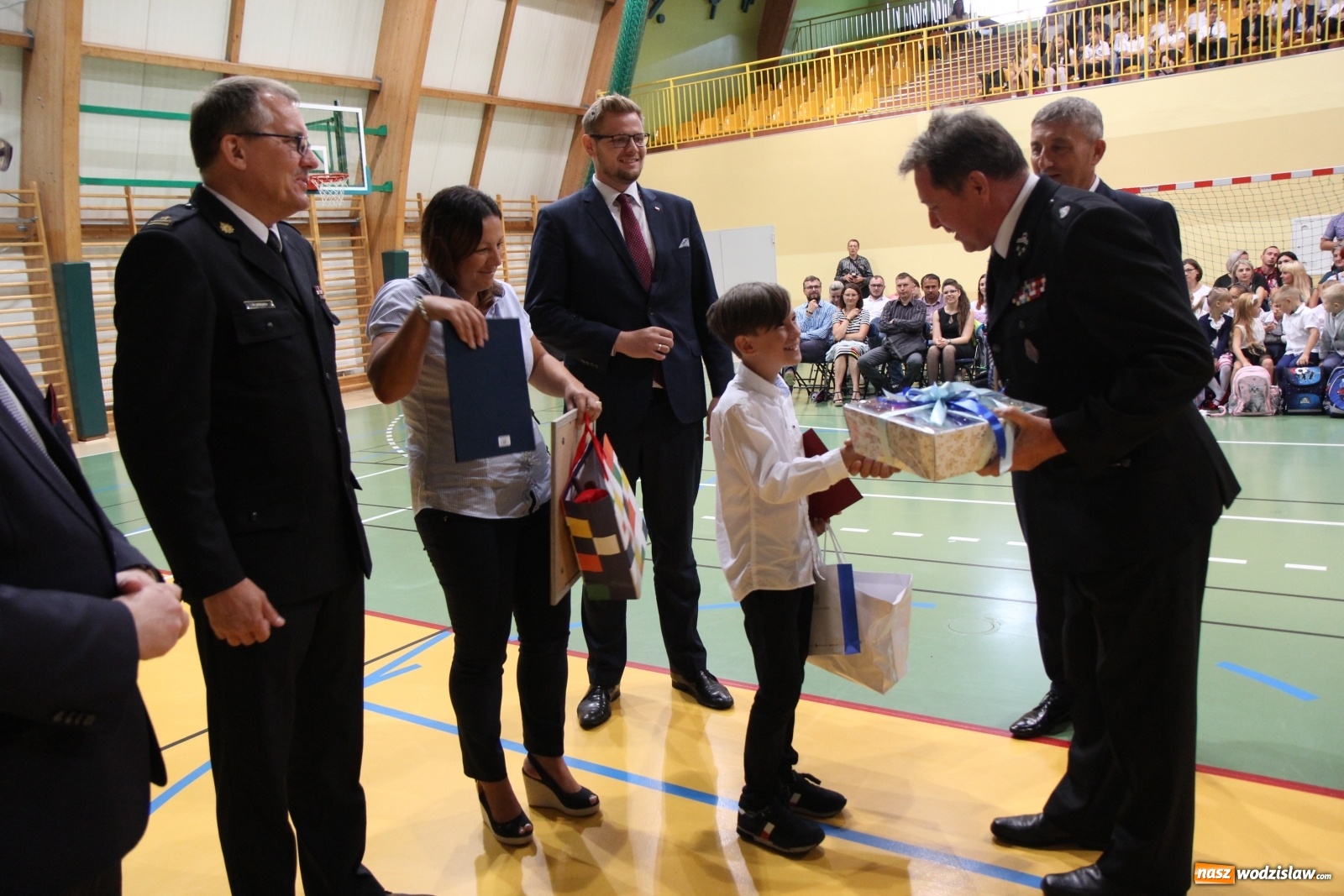 Zdjęcie w galerii na portalu naszwodzislaw.com: Uroczyste rozpoczęcie roku szkolnego w Szkole Podstawowej w Lubomi wiadomości z regionu