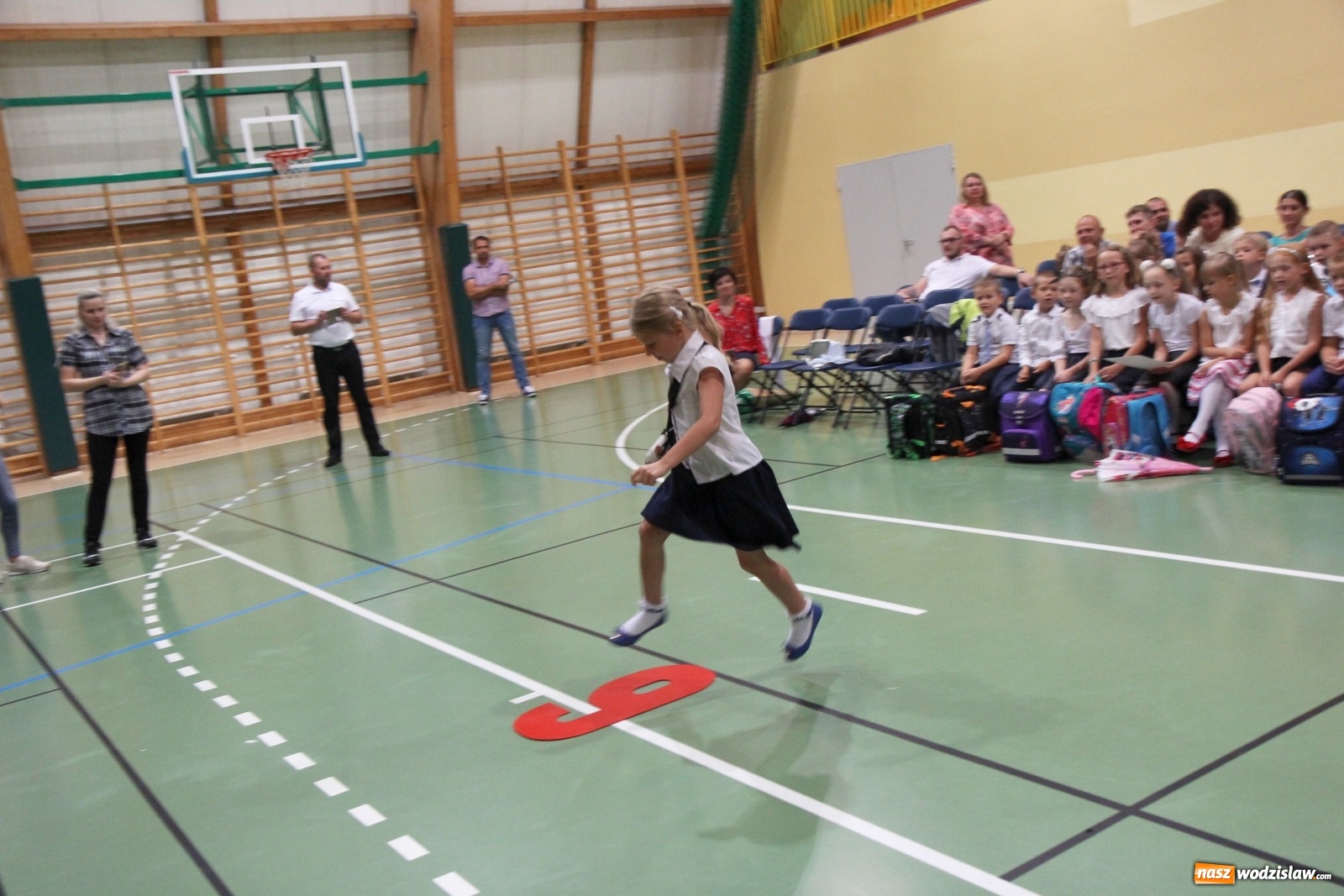 Zdjęcie w galerii na portalu naszwodzislaw.com: Uroczyste rozpoczęcie roku szkolnego w Szkole Podstawowej w Lubomi wiadomości z regionu