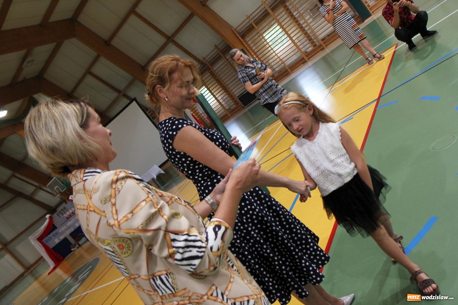 Zdjęcie w galerii na portalu naszwodzislaw.com: Uroczyste rozpoczęcie roku szkolnego w Szkole Podstawowej w Lubomi wiadomości z regionu