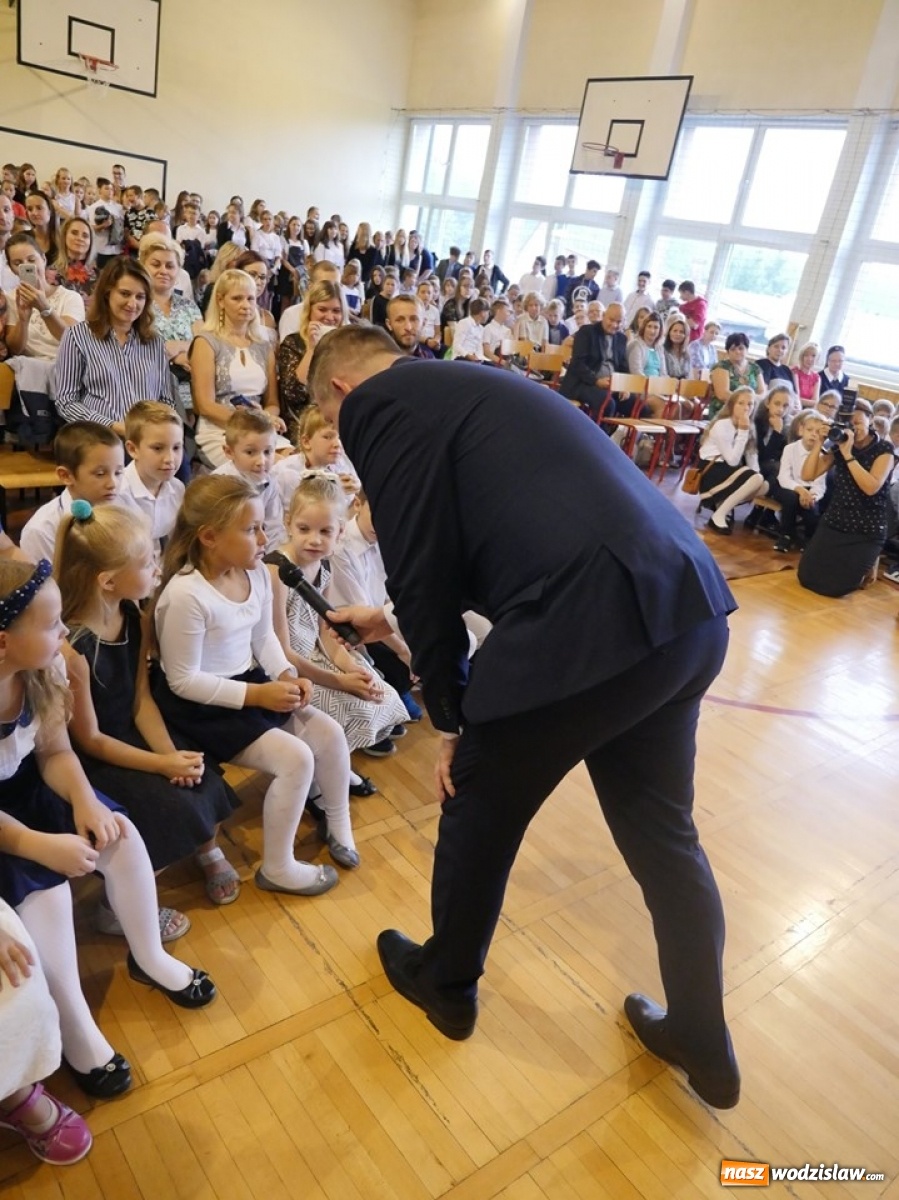 Zdjęcie w galerii na portalu naszwodzislaw.com: Nowy rok szkolny rozpoczęty! [FOTO] wiadomości z regionu