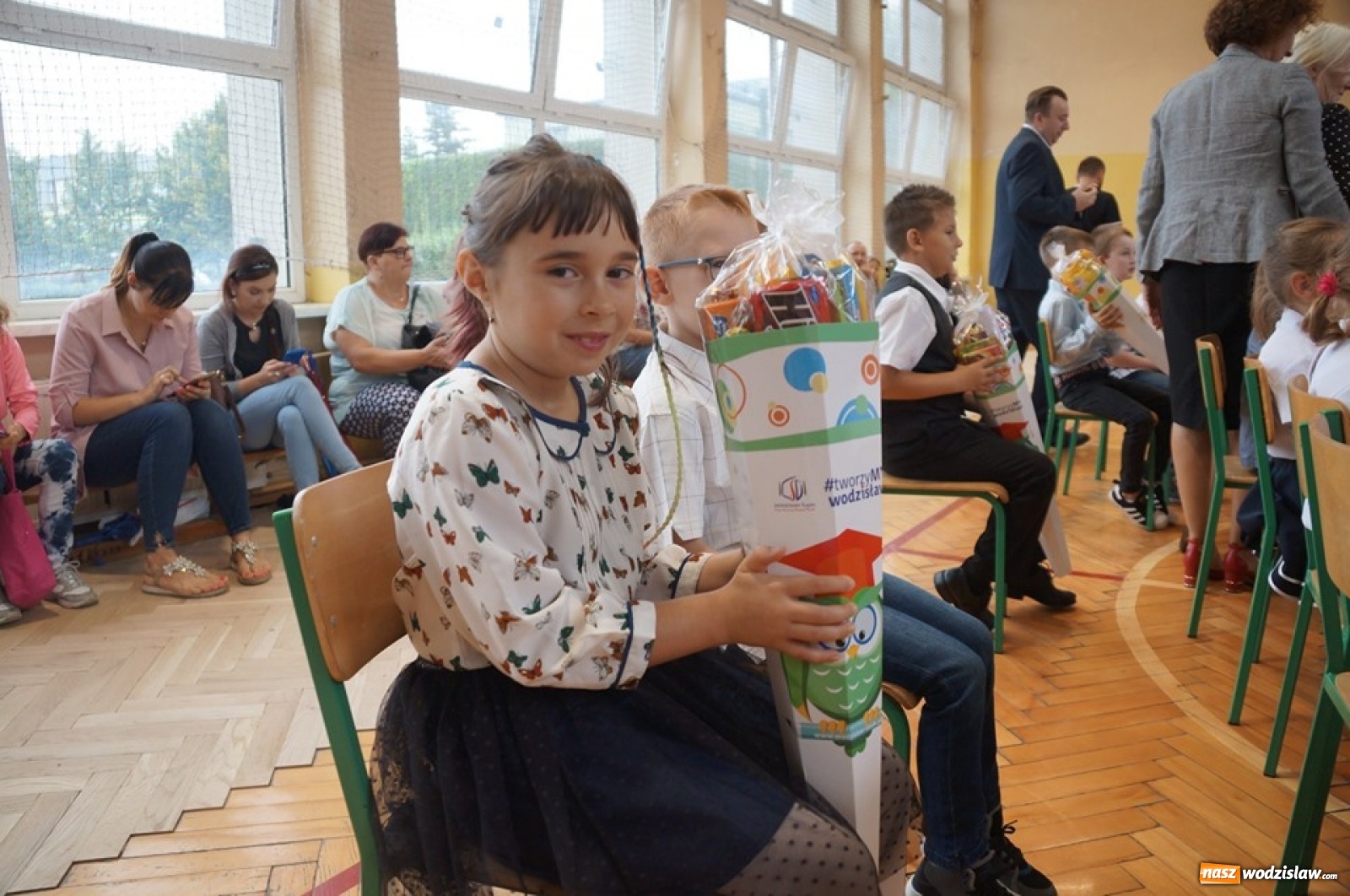 Zdjęcie w galerii na portalu naszwodzislaw.com: Nowy rok szkolny rozpoczęty! [FOTO] wiadomości z regionu