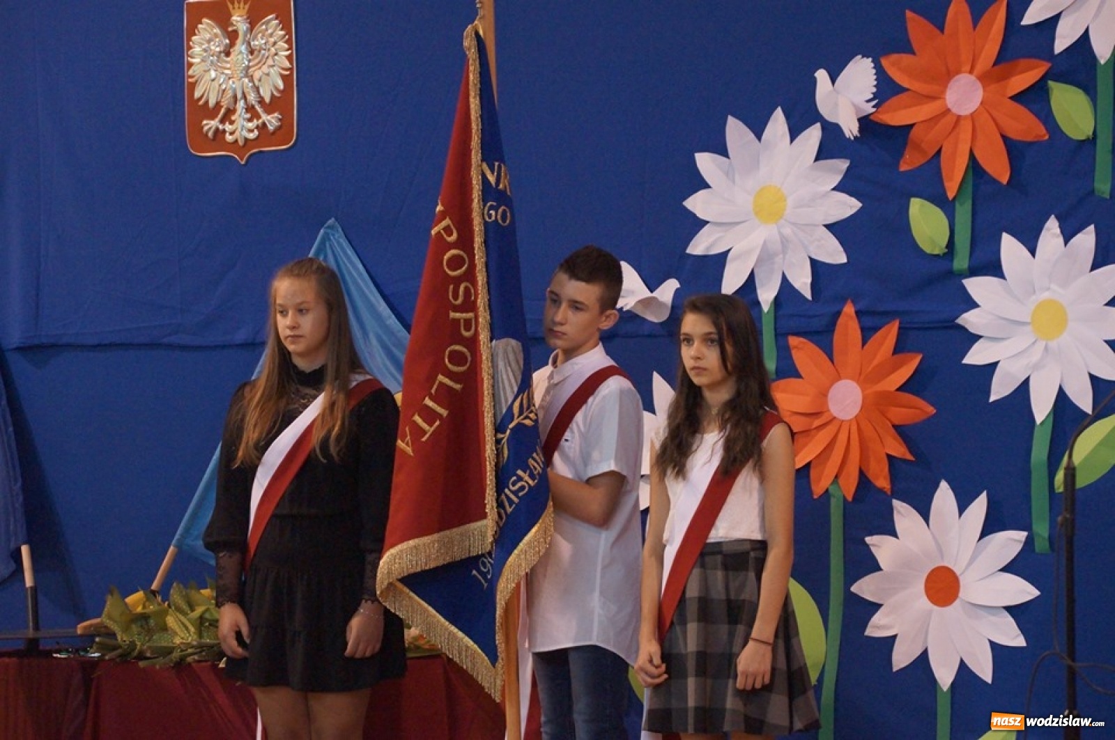 Zdjęcie w galerii na portalu naszwodzislaw.com: Nowy rok szkolny rozpoczęty! [FOTO] wiadomości z regionu