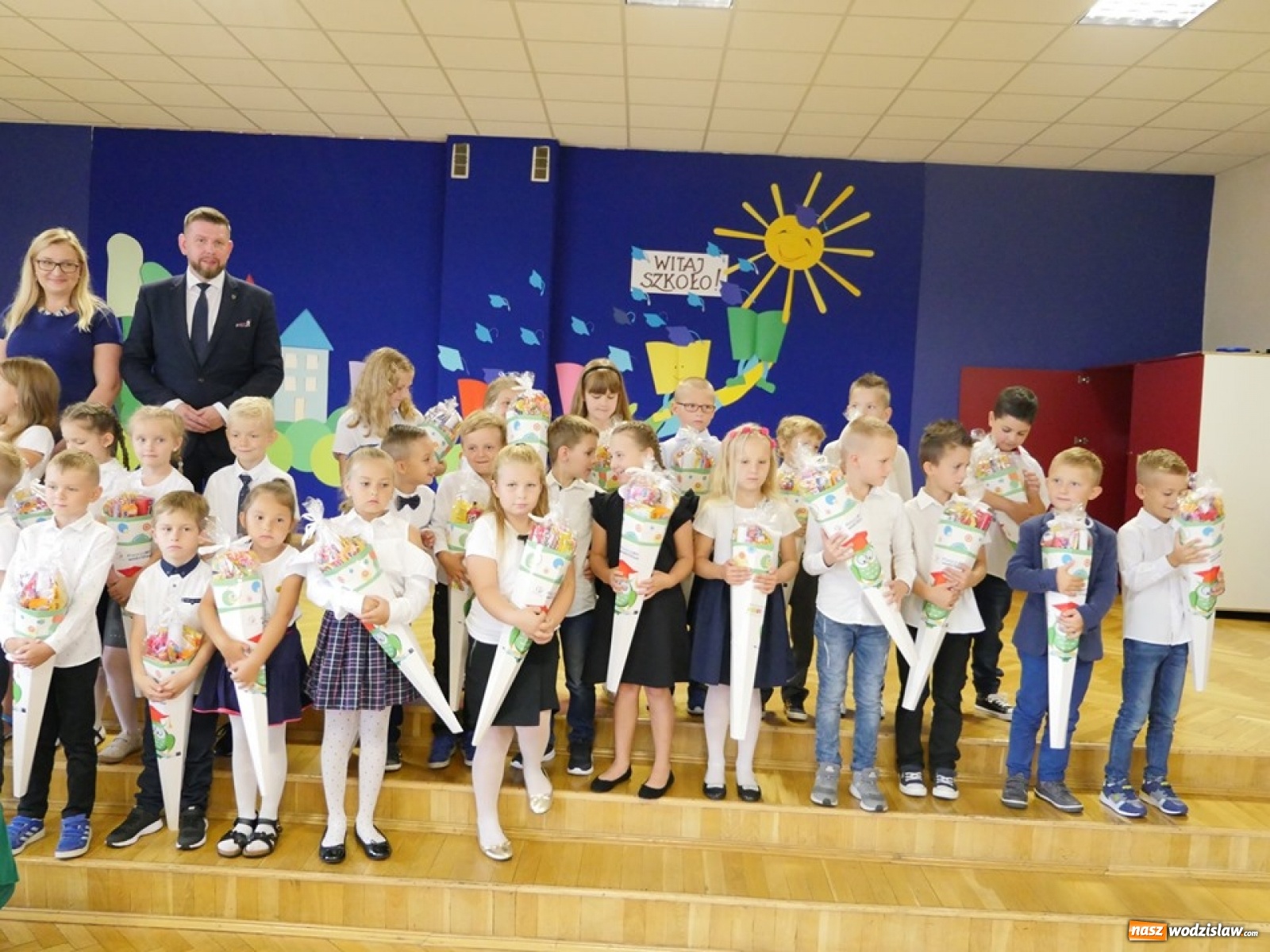 Zdjęcie w galerii na portalu naszwodzislaw.com: Nowy rok szkolny rozpoczęty! [FOTO] wiadomości z regionu