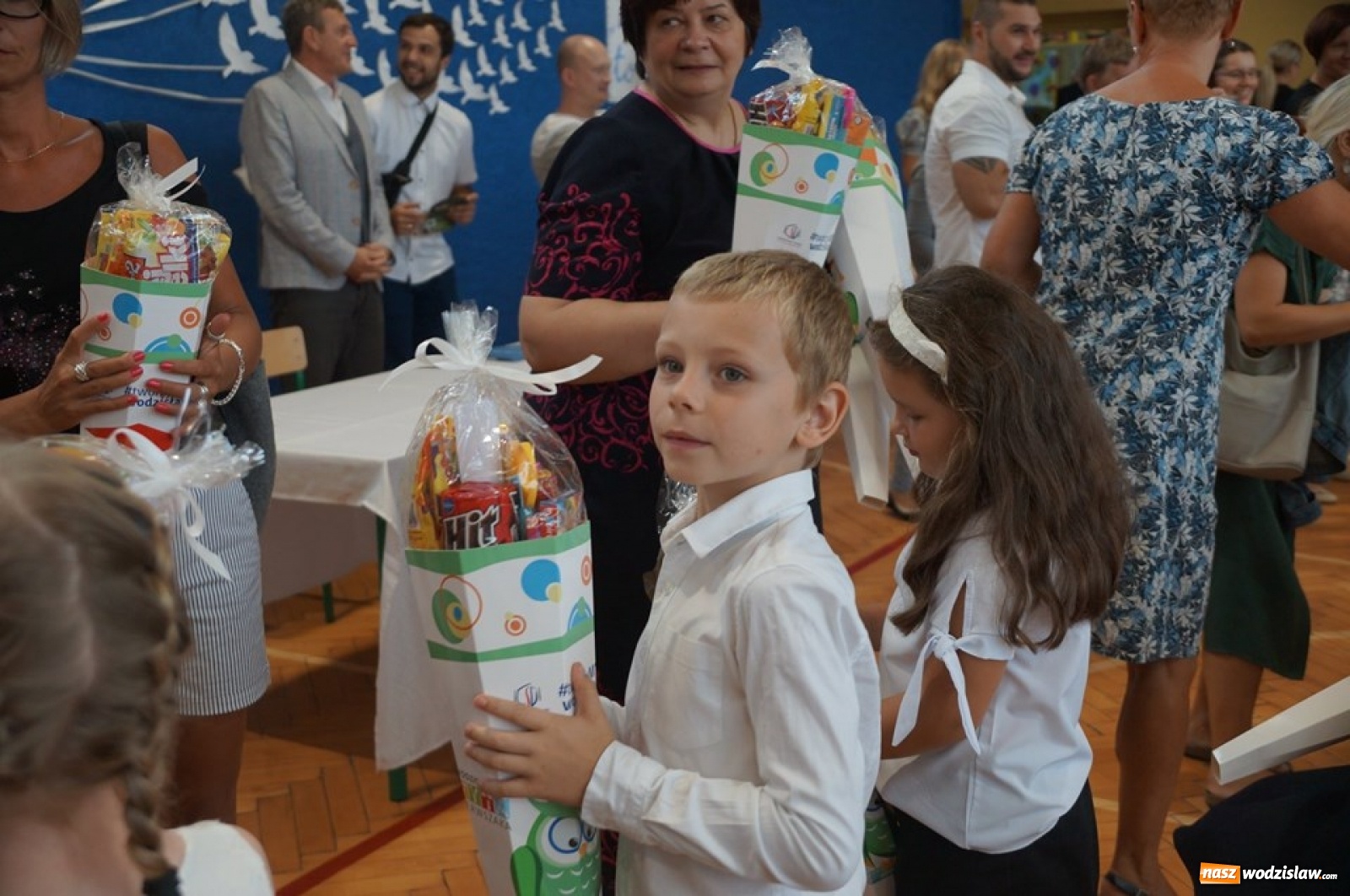 Zdjęcie w galerii na portalu naszwodzislaw.com: Nowy rok szkolny rozpoczęty! [FOTO] wiadomości z regionu