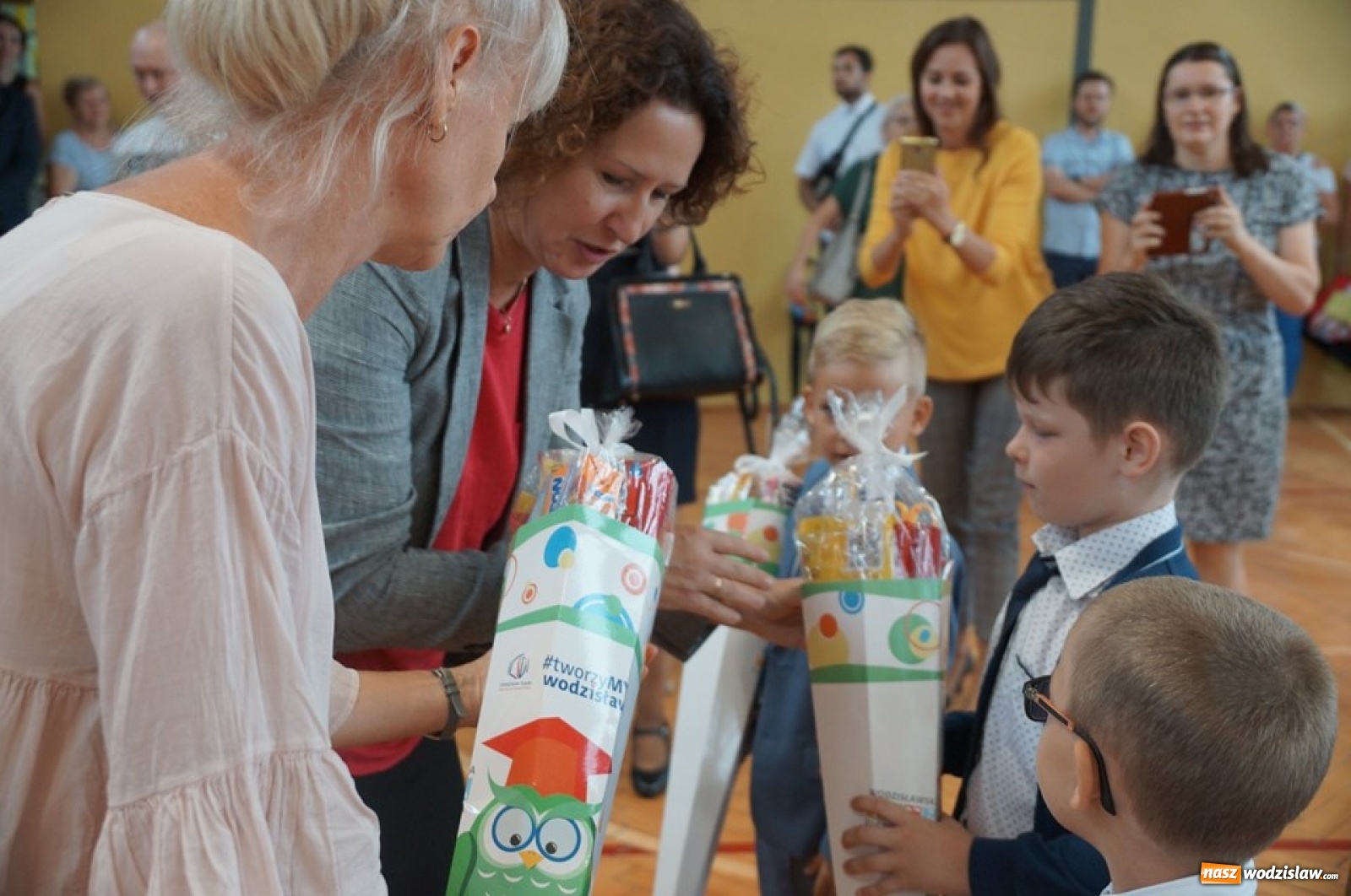 Zdjęcie w galerii na portalu naszwodzislaw.com: Nowy rok szkolny rozpoczęty! [FOTO] wiadomości z regionu