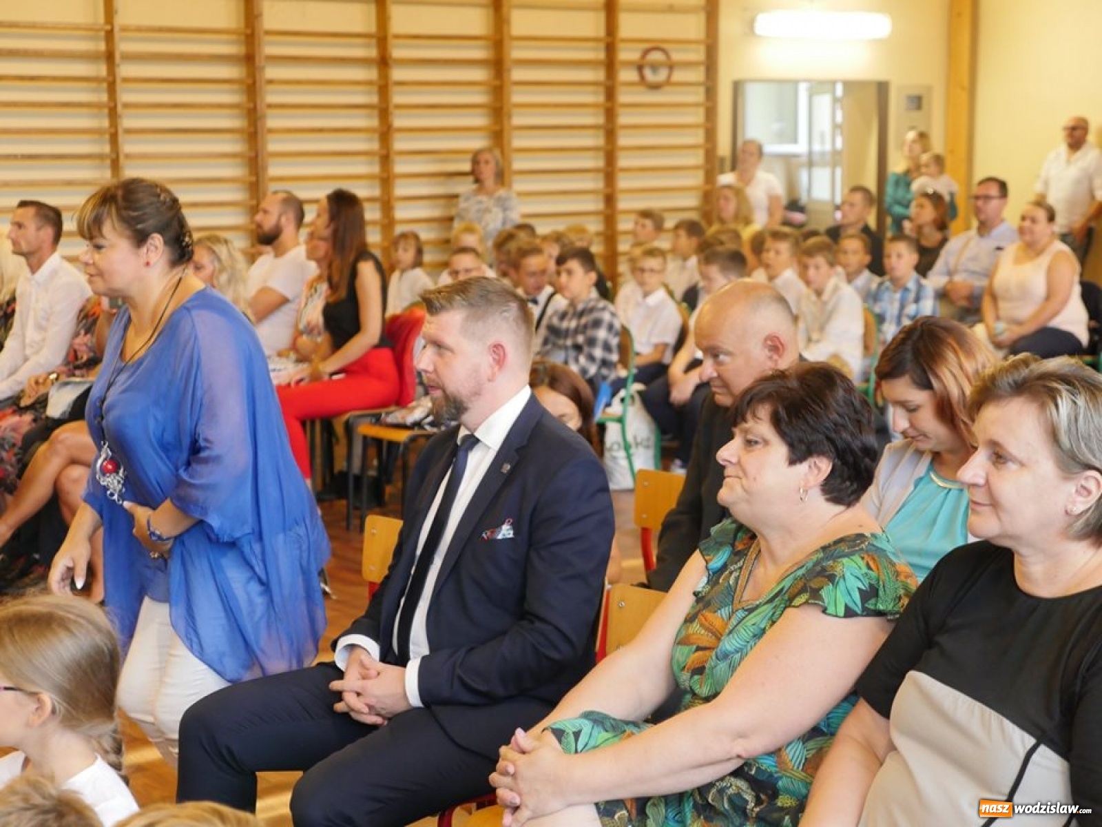 Zdjęcie w galerii na portalu naszwodzislaw.com: Nowy rok szkolny rozpoczęty! [FOTO] wiadomości z regionu