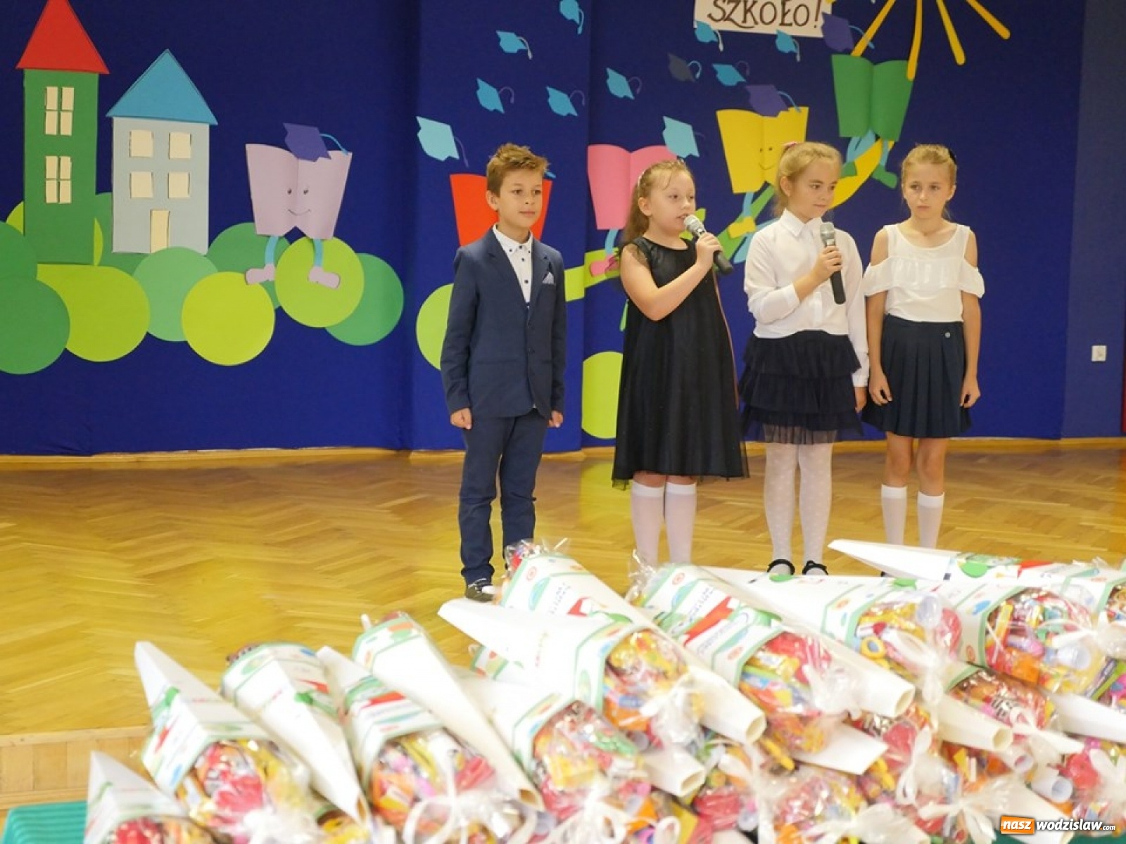 Zdjęcie w galerii na portalu naszwodzislaw.com: Nowy rok szkolny rozpoczęty! [FOTO] wiadomości z regionu