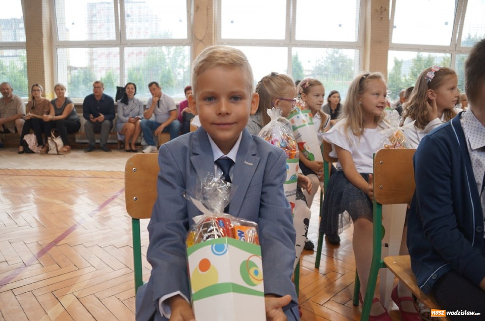 Zdjęcie w galerii na portalu naszwodzislaw.com: Nowy rok szkolny rozpoczęty! [FOTO] wiadomości z regionu