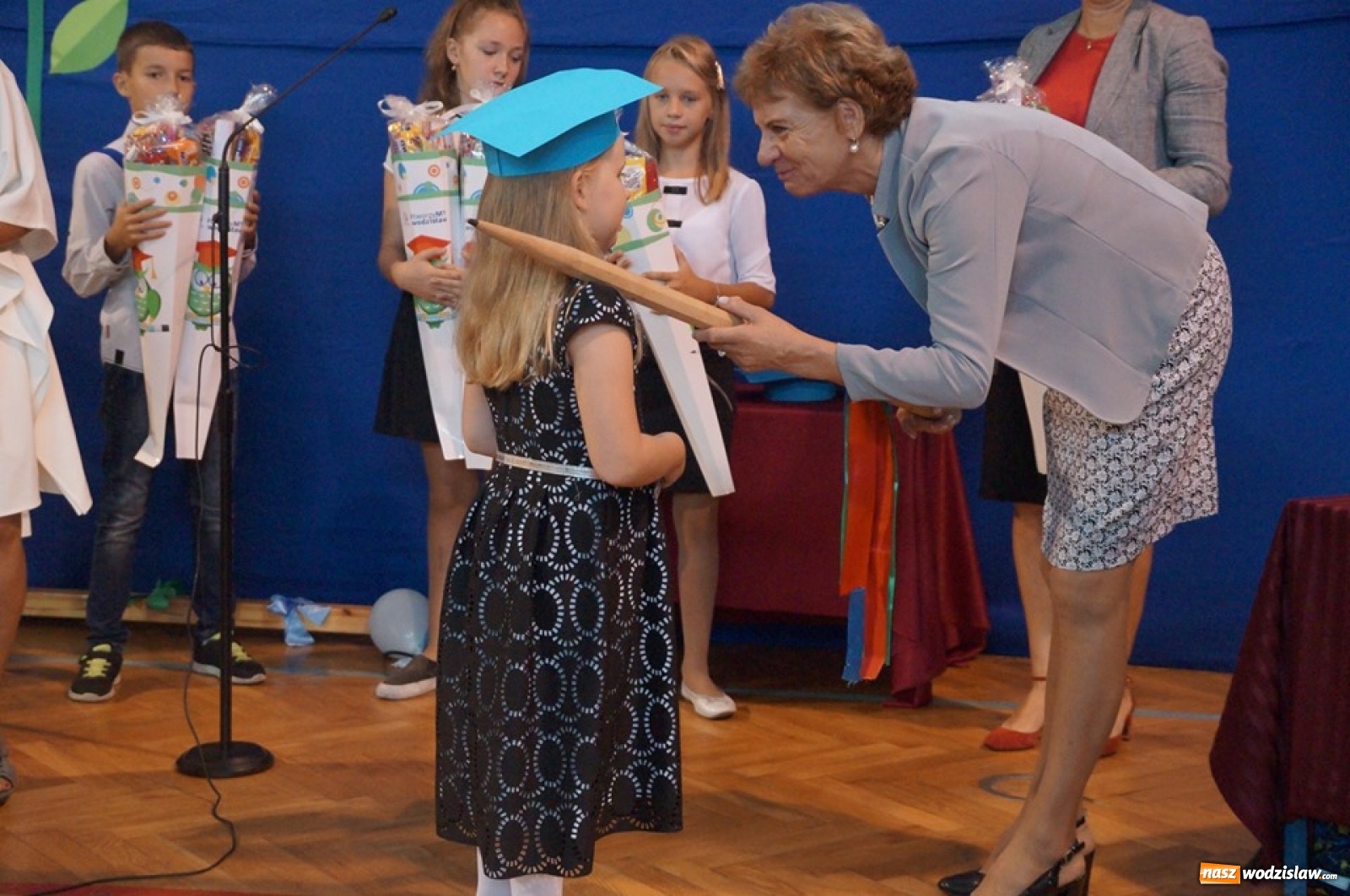 Zdjęcie w galerii na portalu naszwodzislaw.com: Nowy rok szkolny rozpoczęty! [FOTO] wiadomości z regionu