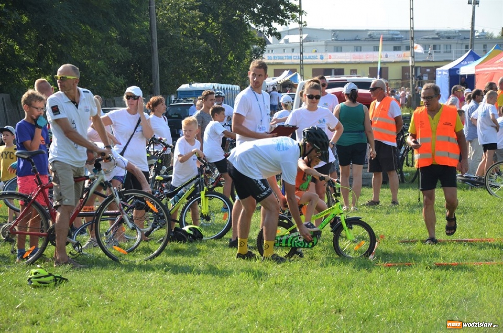 Zdjęcie w galerii na portalu naszwodzislaw.com: XXI Powiatowy Rajd Rowerowy na zakończenie wakacji [FOTO] wiadomości z regionu