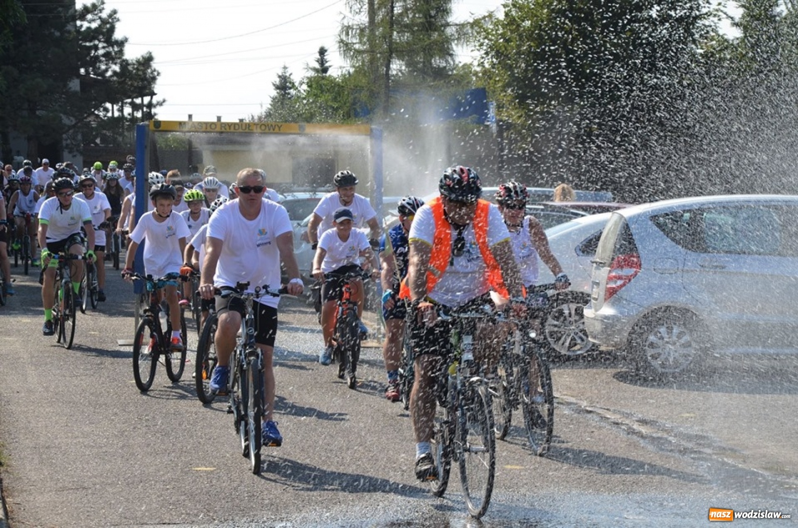 Zdjęcie w galerii na portalu naszwodzislaw.com: XXI Powiatowy Rajd Rowerowy na zakończenie wakacji [FOTO] wiadomości z regionu