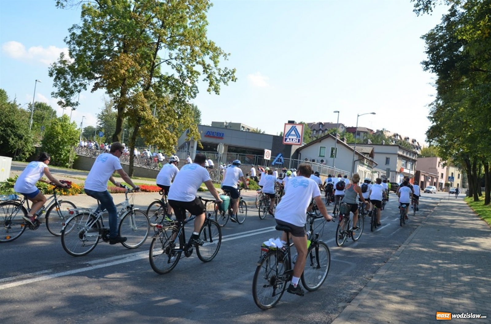Zdjęcie w galerii na portalu naszwodzislaw.com: XXI Powiatowy Rajd Rowerowy na zakończenie wakacji [FOTO] wiadomości z regionu