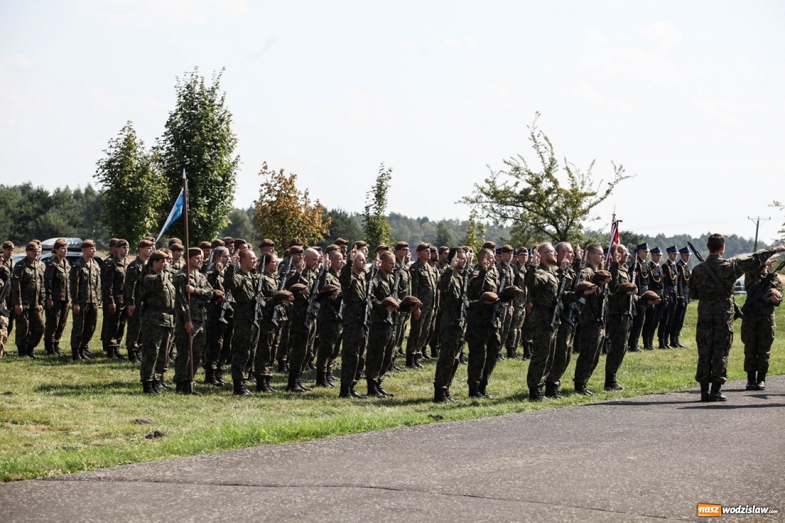 Zdjęcie w galerii na portalu naszwodzislaw.com: Kolejni terytorialsi złożyli przysięgę wojskową wiadomości z regionu