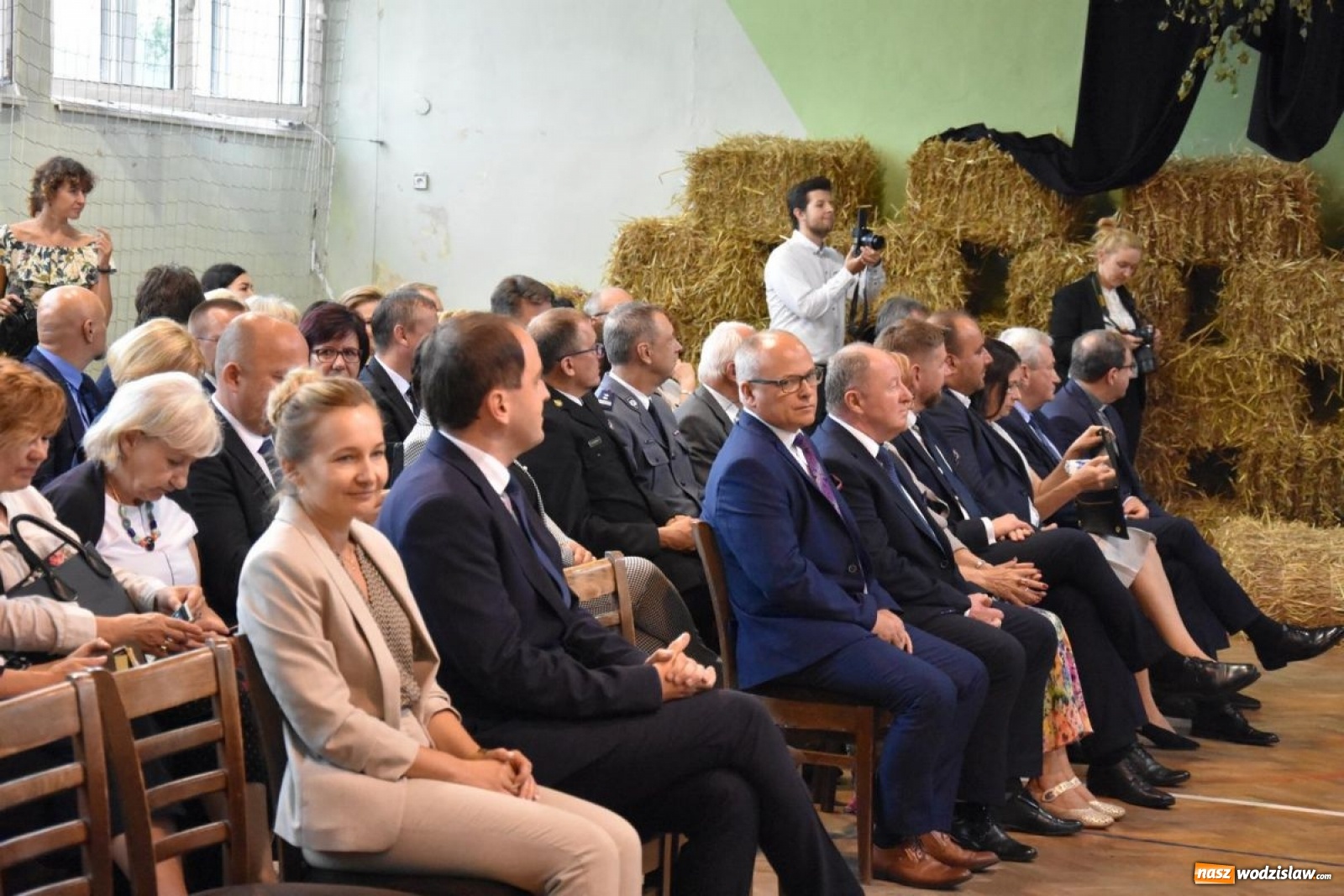 Zdjęcie w galerii na portalu naszwodzislaw.com: Wyjątkowa inauguracja w wyjątkowej scenerii [FOTO] wiadomości z regionu