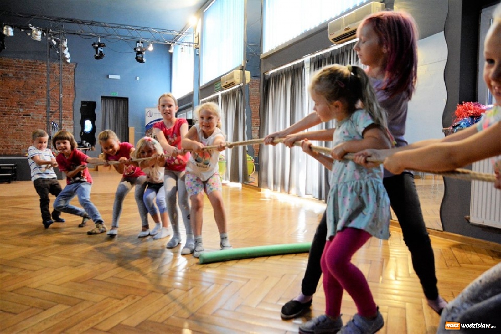 Zdjęcie w galerii na portalu naszwodzislaw.com: WCK podsumowało Akcję Lato wiadomości z regionu