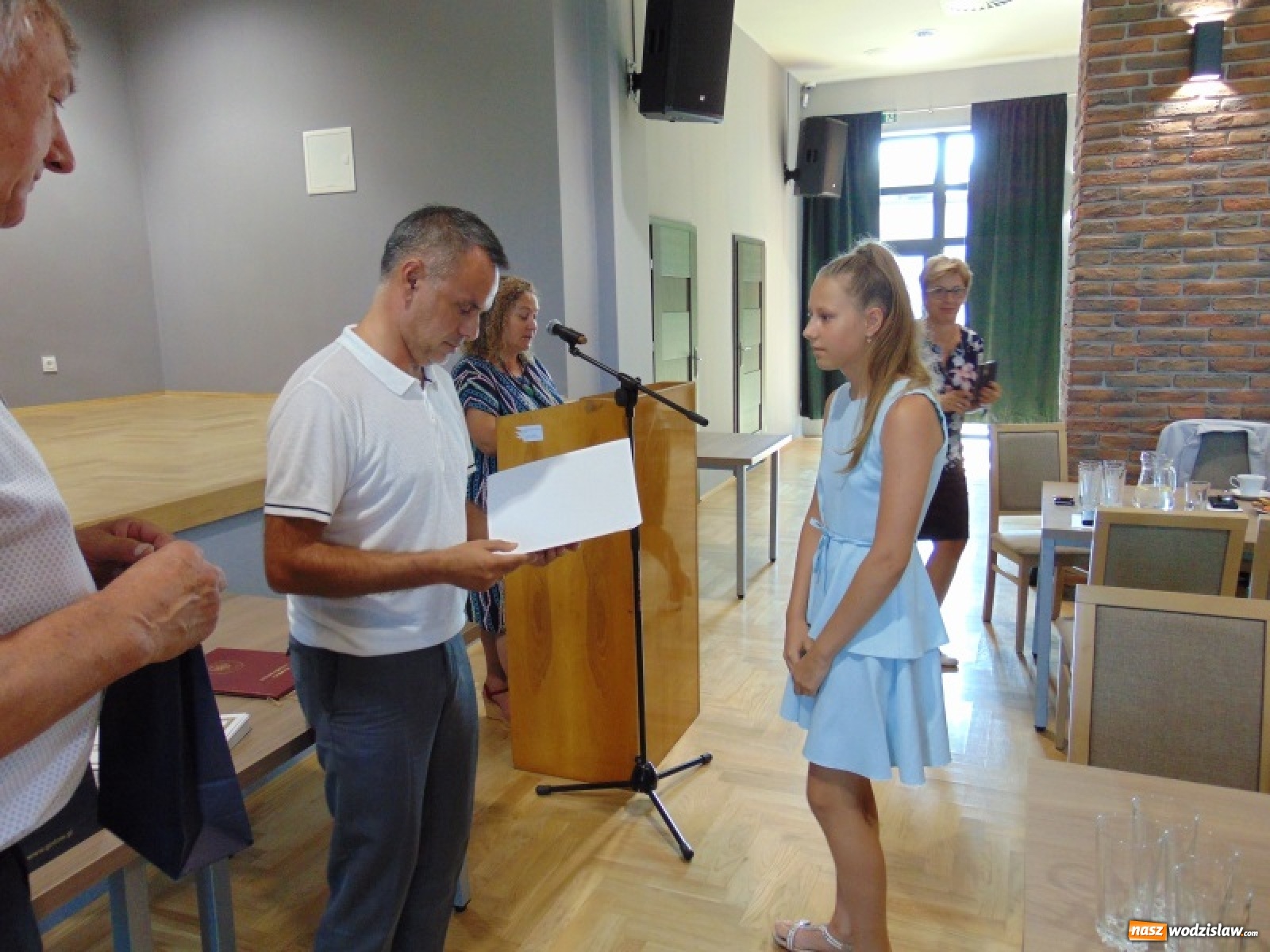 Zdjęcie w galerii na portalu naszwodzislaw.com: Nagrody i wyróżnienia dla zdolnych uczniów z gminy Godów [FOTO] wiadomości z regionu