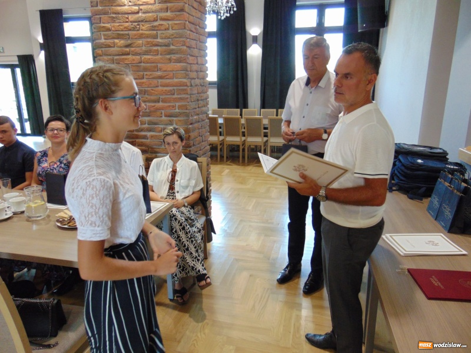 Zdjęcie w galerii na portalu naszwodzislaw.com: Nagrody i wyróżnienia dla zdolnych uczniów z gminy Godów [FOTO] wiadomości z regionu