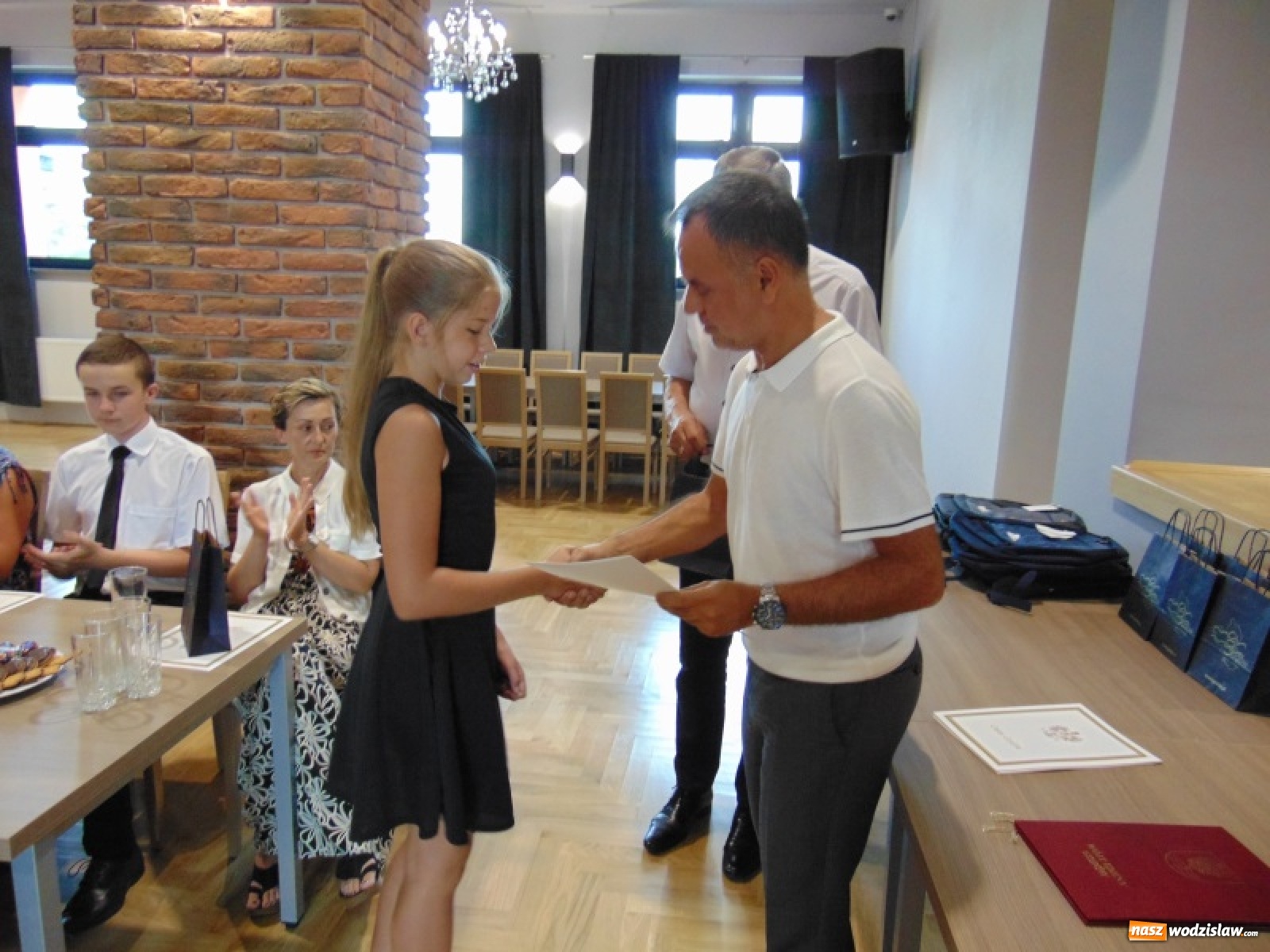 Zdjęcie w galerii na portalu naszwodzislaw.com: Nagrody i wyróżnienia dla zdolnych uczniów z gminy Godów [FOTO] wiadomości z regionu