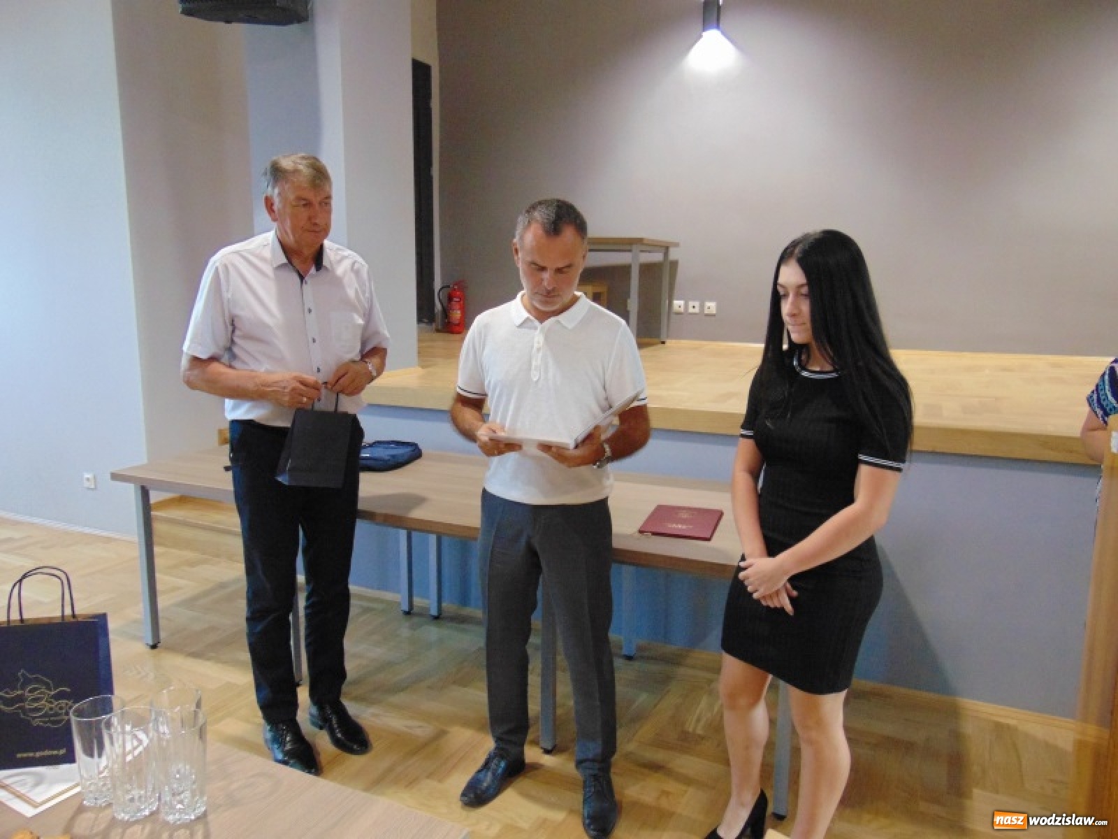 Zdjęcie w galerii na portalu naszwodzislaw.com: Nagrody i wyróżnienia dla zdolnych uczniów z gminy Godów [FOTO] wiadomości z regionu