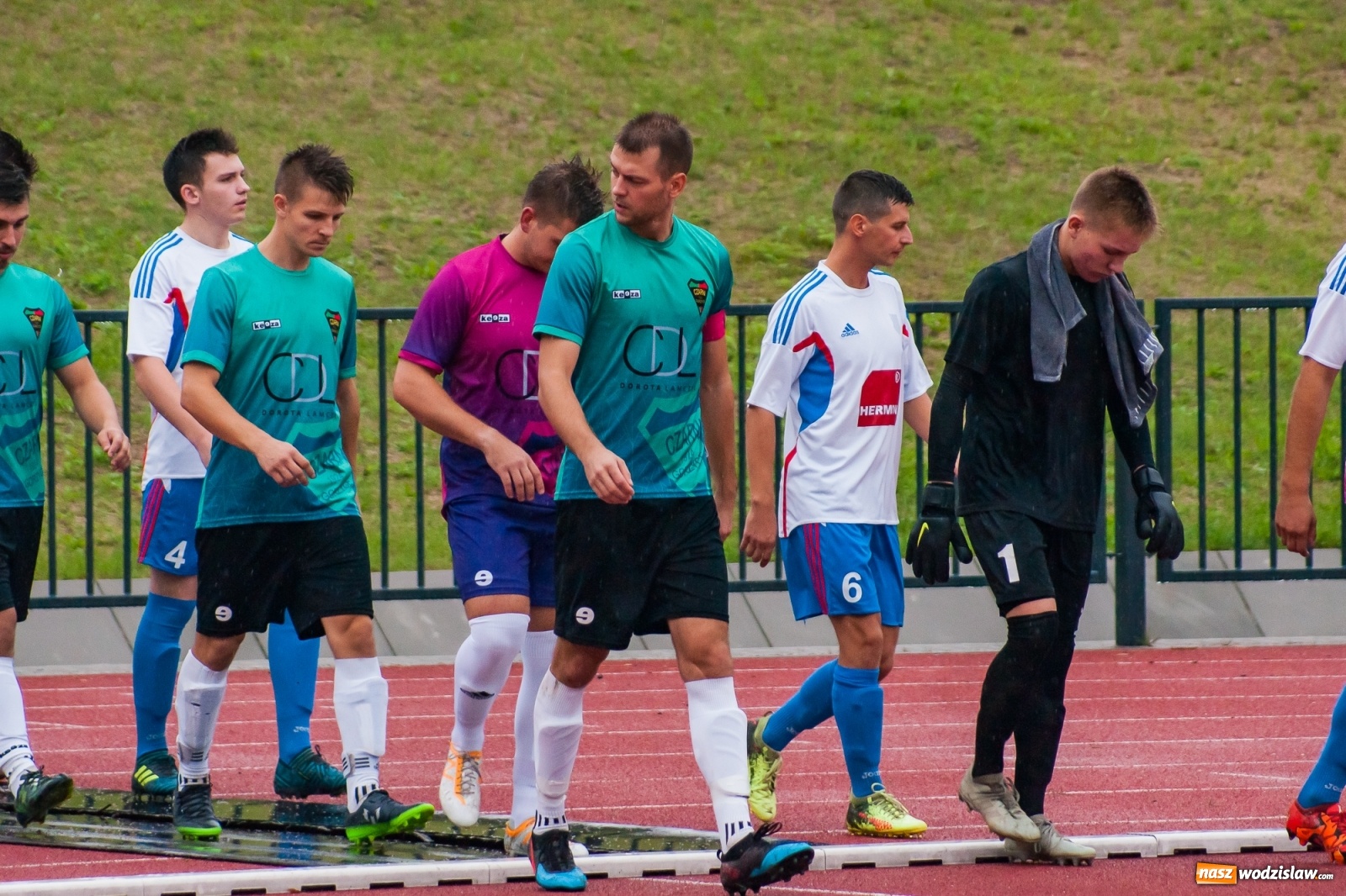 Zdjęcie w galerii na portalu naszwodzislaw.com: Klasa okręgowa. Gol w końcówce pozbawił punktu Czarnych z Gorzyc [FOTO i WIDEO] wiadomości z regionu