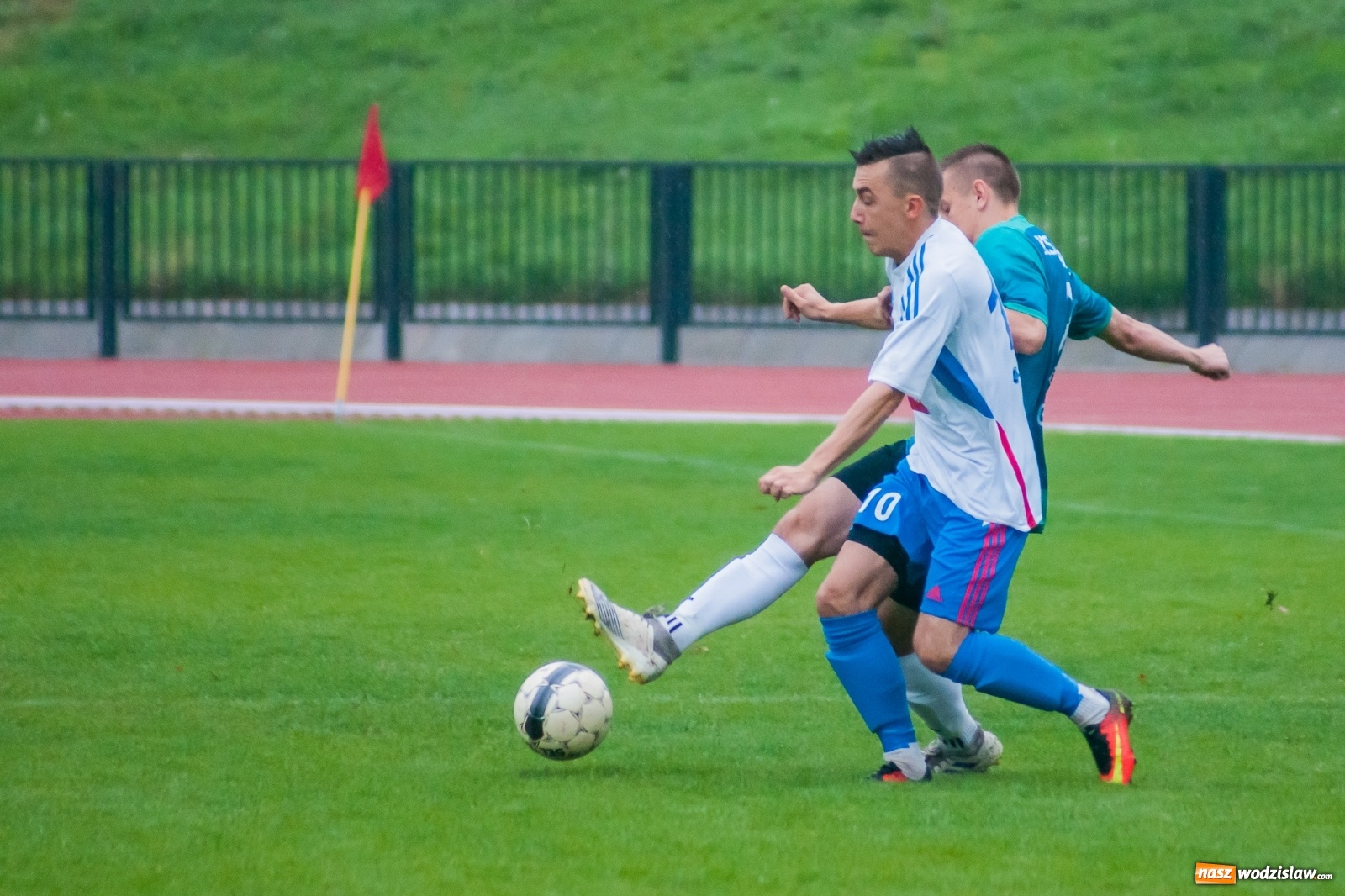 Zdjęcie w galerii na portalu naszwodzislaw.com: Klasa okręgowa. Gol w końcówce pozbawił punktu Czarnych z Gorzyc [FOTO i WIDEO] wiadomości z regionu
