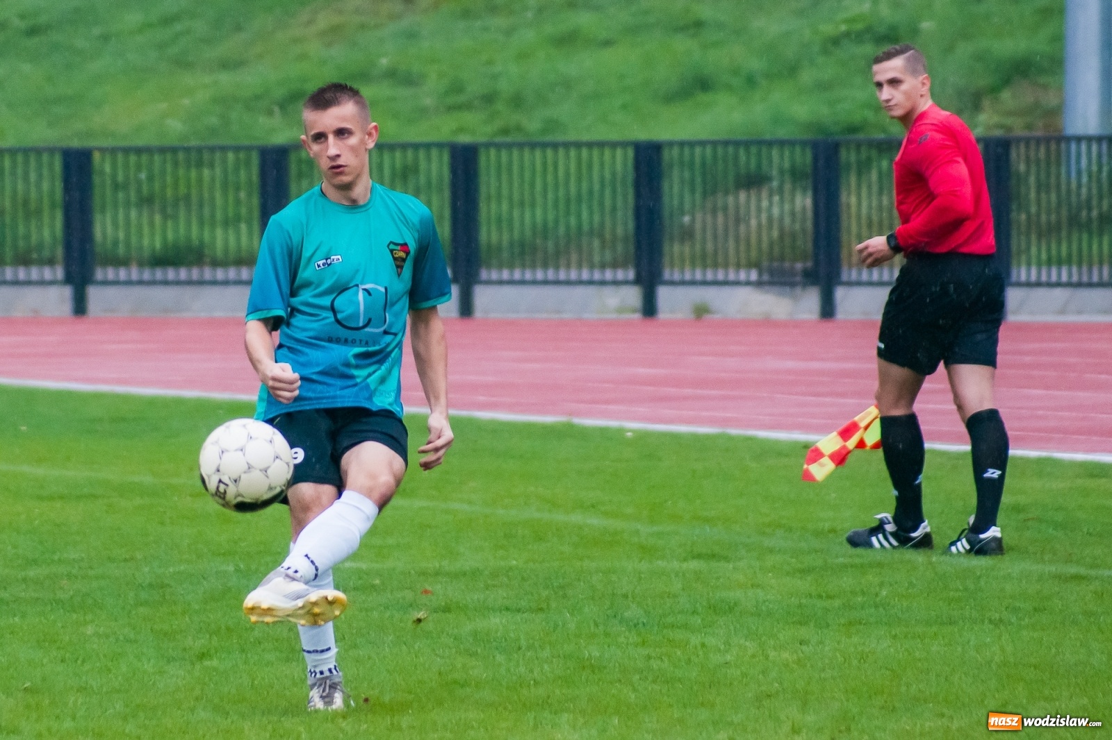 Zdjęcie w galerii na portalu naszwodzislaw.com: Klasa okręgowa. Gol w końcówce pozbawił punktu Czarnych z Gorzyc [FOTO i WIDEO] wiadomości z regionu