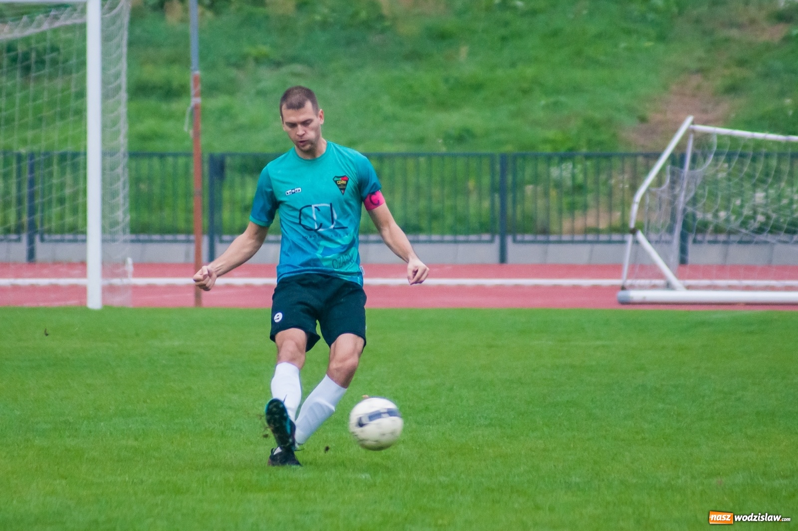 Zdjęcie w galerii na portalu naszwodzislaw.com: Klasa okręgowa. Gol w końcówce pozbawił punktu Czarnych z Gorzyc [FOTO i WIDEO] wiadomości z regionu