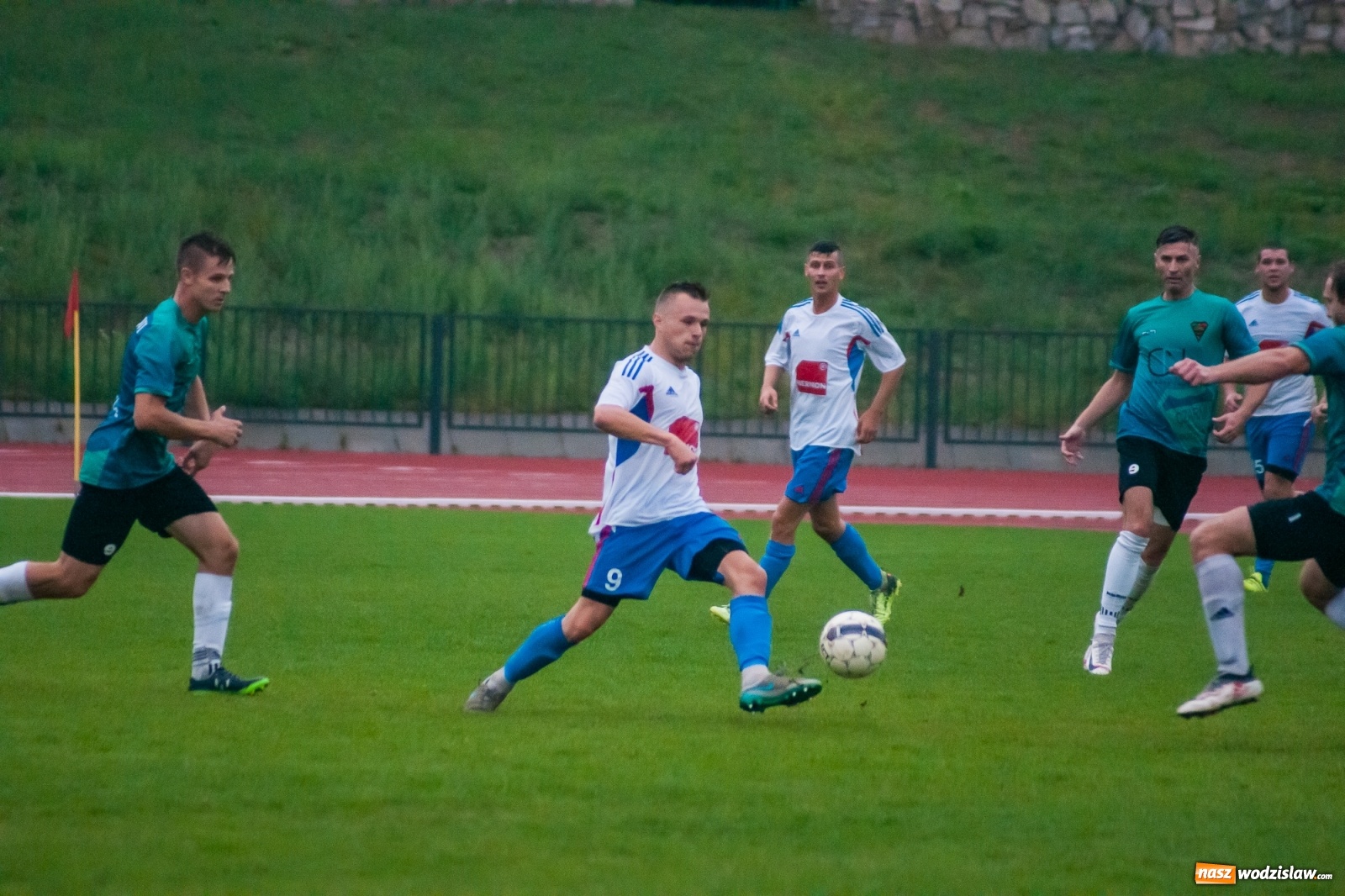 Zdjęcie w galerii na portalu naszwodzislaw.com: Klasa okręgowa. Gol w końcówce pozbawił punktu Czarnych z Gorzyc [FOTO i WIDEO] wiadomości z regionu
