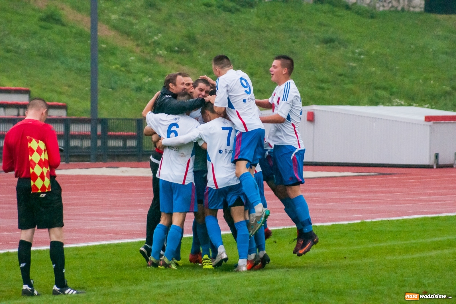 Zdjęcie w galerii na portalu naszwodzislaw.com: Klasa okręgowa. Gol w końcówce pozbawił punktu Czarnych z Gorzyc [FOTO i WIDEO] wiadomości z regionu