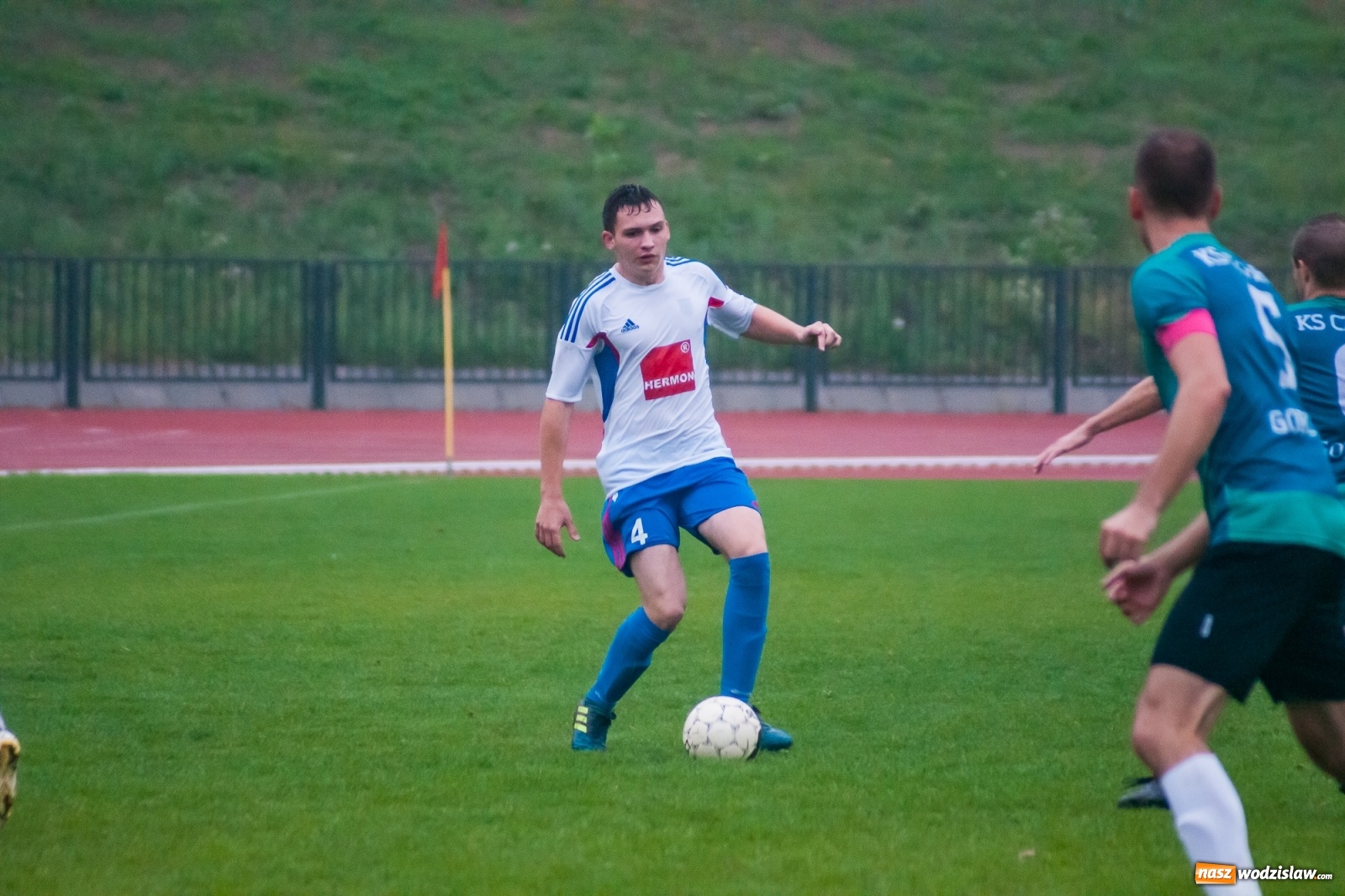 Zdjęcie w galerii na portalu naszwodzislaw.com: Klasa okręgowa. Gol w końcówce pozbawił punktu Czarnych z Gorzyc [FOTO i WIDEO] wiadomości z regionu