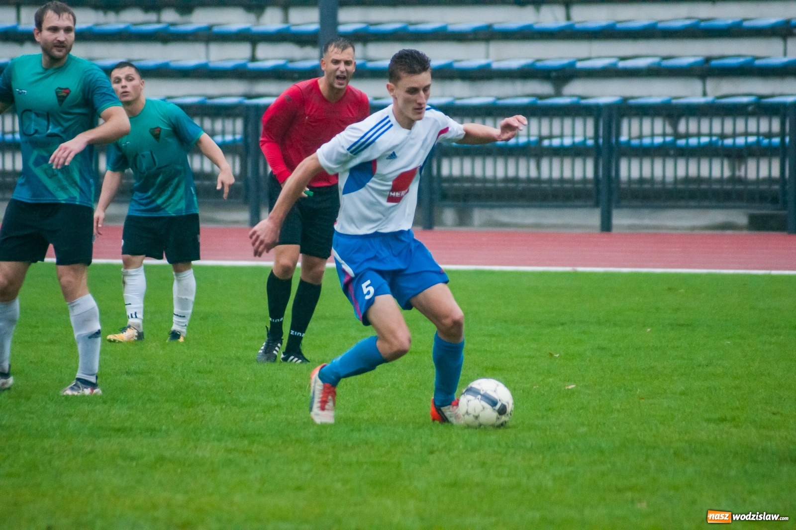 Zdjęcie w galerii na portalu naszwodzislaw.com: Klasa okręgowa. Gol w końcówce pozbawił punktu Czarnych z Gorzyc [FOTO i WIDEO] wiadomości z regionu