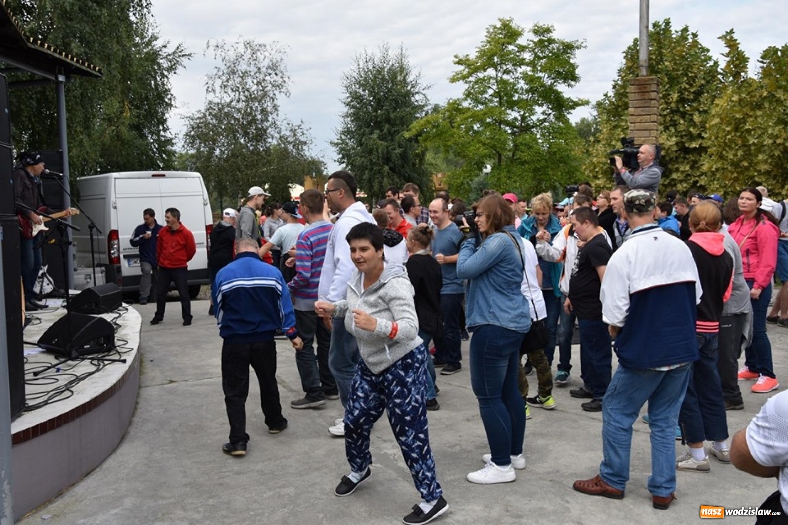 Zdjęcie w galerii na portalu naszwodzislaw.com: Rekordowy Blues roztańczył Olzę [FOTO] wiadomości z regionu