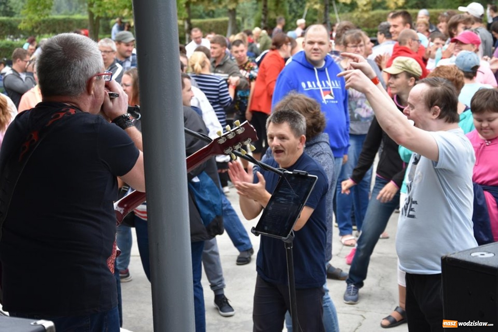 Zdjęcie w galerii na portalu naszwodzislaw.com: Rekordowy Blues roztańczył Olzę [FOTO] wiadomości z regionu