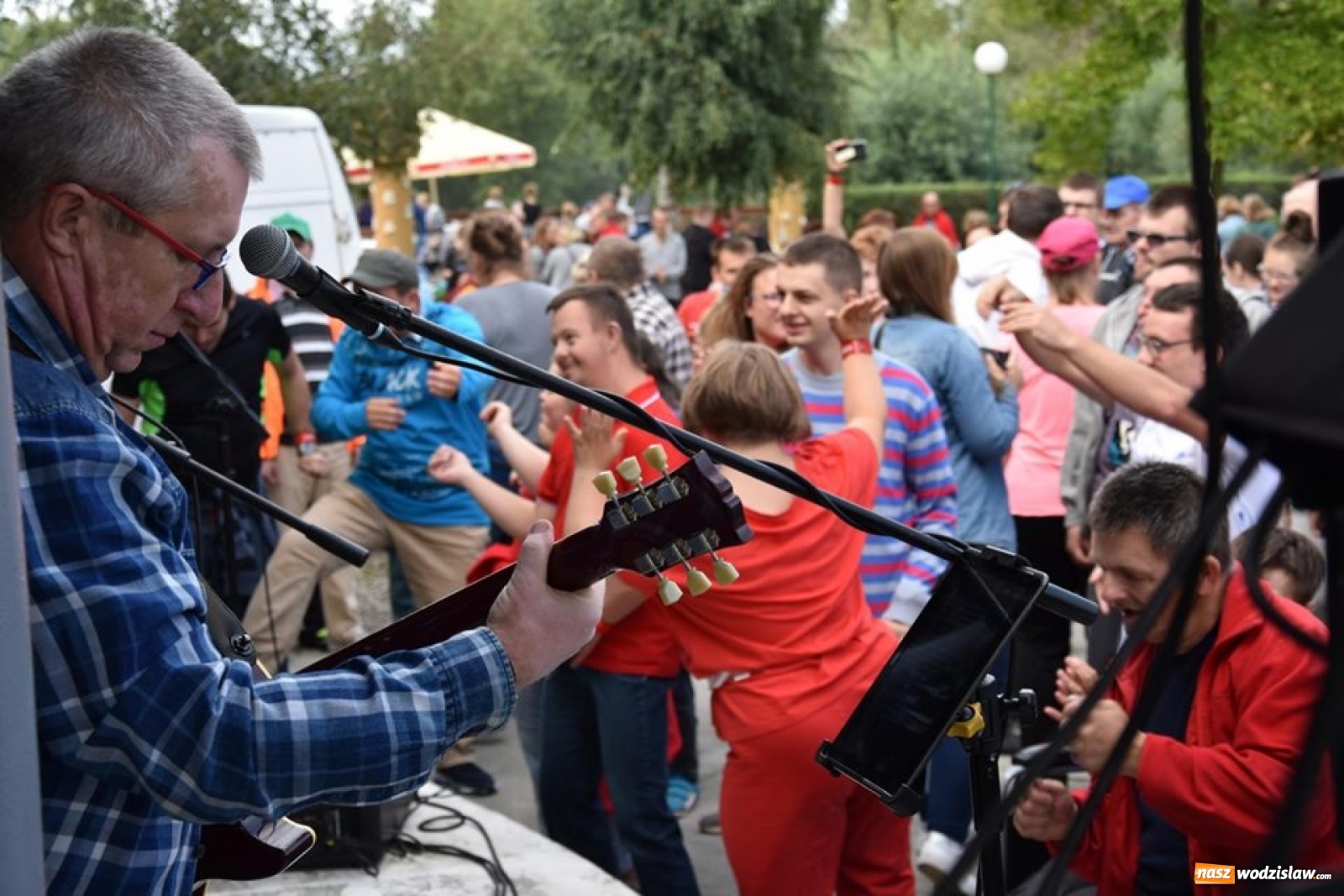 Zdjęcie w galerii na portalu naszwodzislaw.com: Rekordowy Blues roztańczył Olzę [FOTO] wiadomości z regionu
