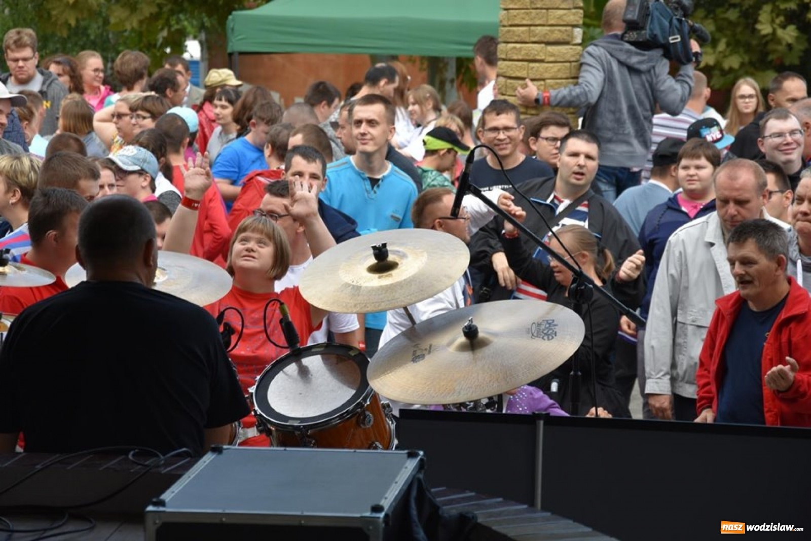Zdjęcie w galerii na portalu naszwodzislaw.com: Rekordowy Blues roztańczył Olzę [FOTO] wiadomości z regionu