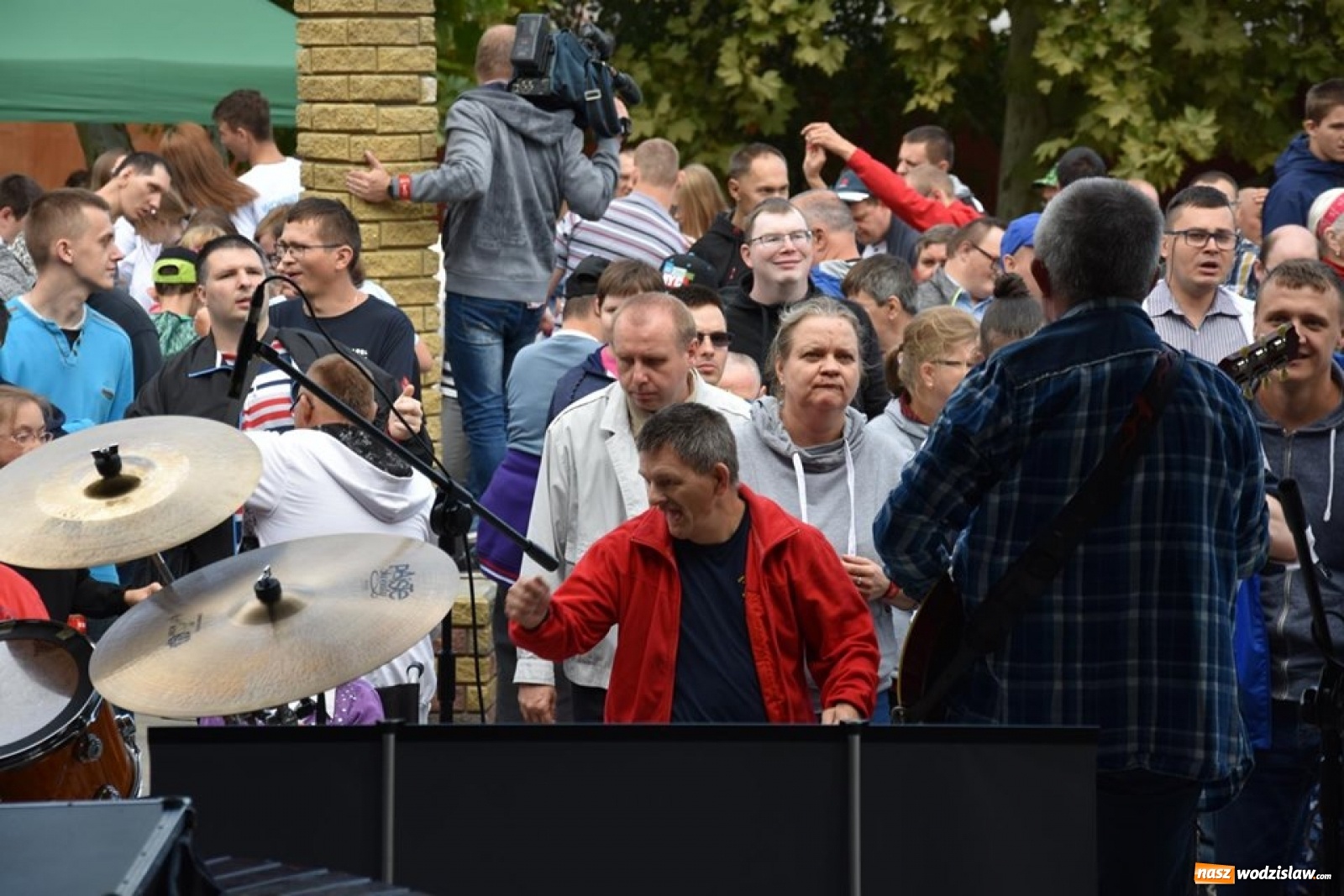 Zdjęcie w galerii na portalu naszwodzislaw.com: Rekordowy Blues roztańczył Olzę [FOTO] wiadomości z regionu