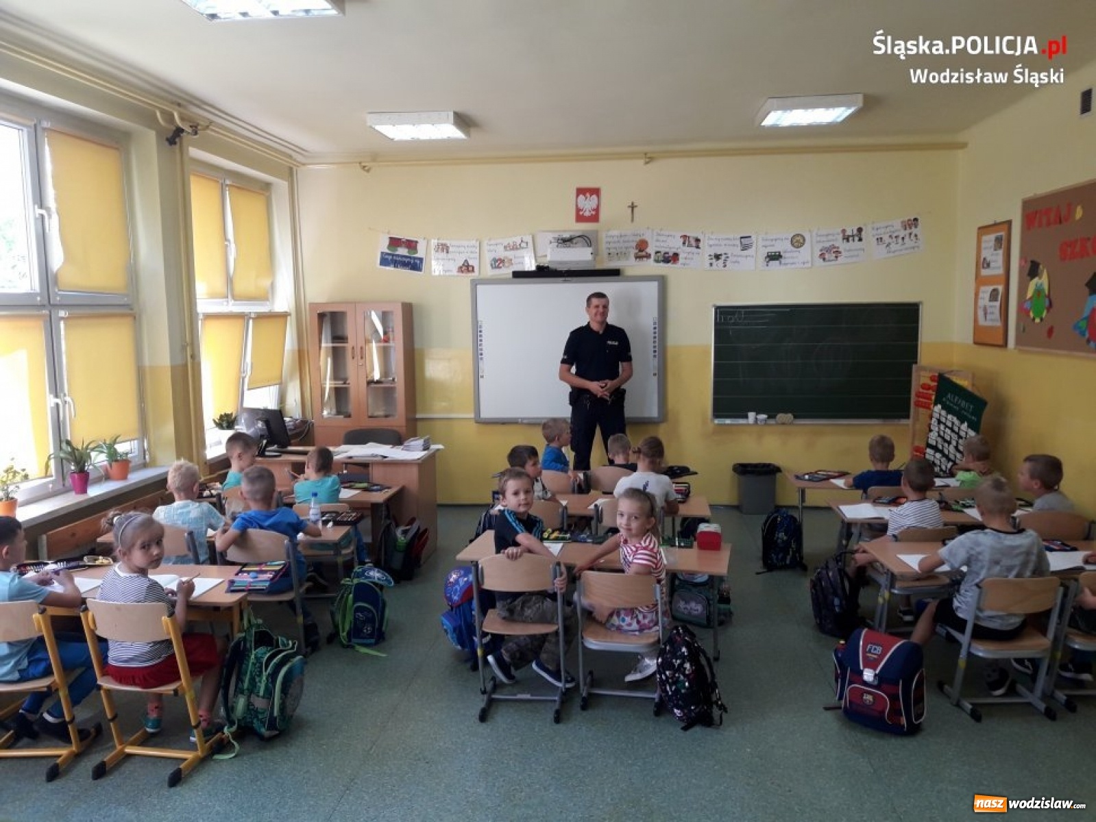 Zdjęcie w galerii na portalu naszwodzislaw.com: Z dzielnicowymi o bezpieczeństwie na drodze wiadomości z regionu