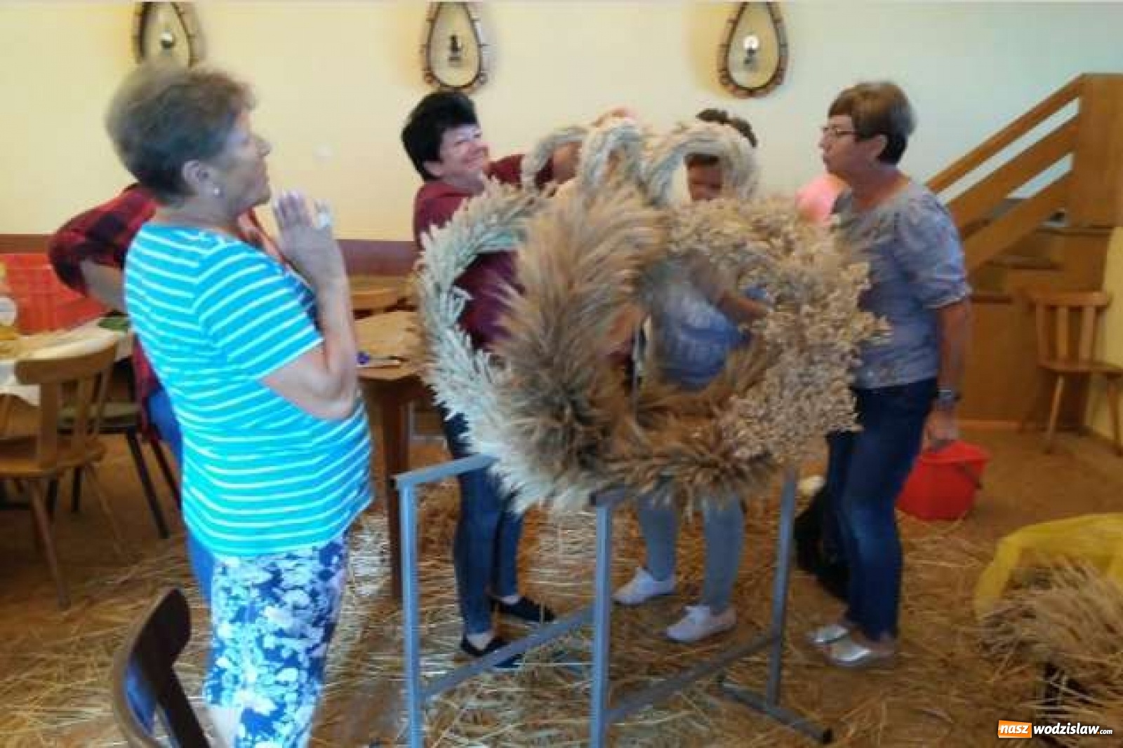 Zdjęcie w galerii na portalu naszwodzislaw.com: Msza dożynkowa i śniadanie w Połomi wiadomości z regionu