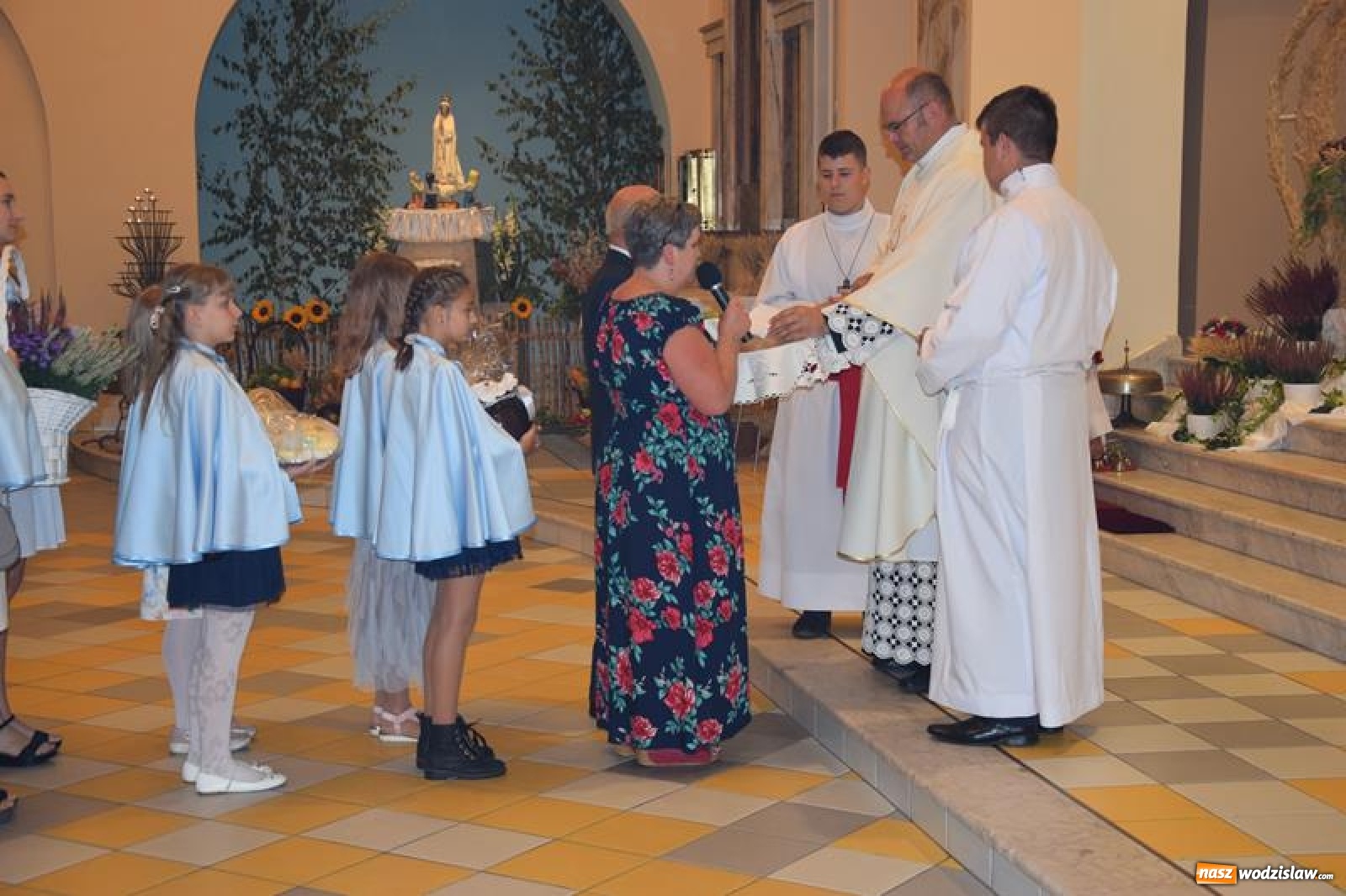 Zdjęcie w galerii na portalu naszwodzislaw.com: Msza dożynkowa i śniadanie w Połomi wiadomości z regionu