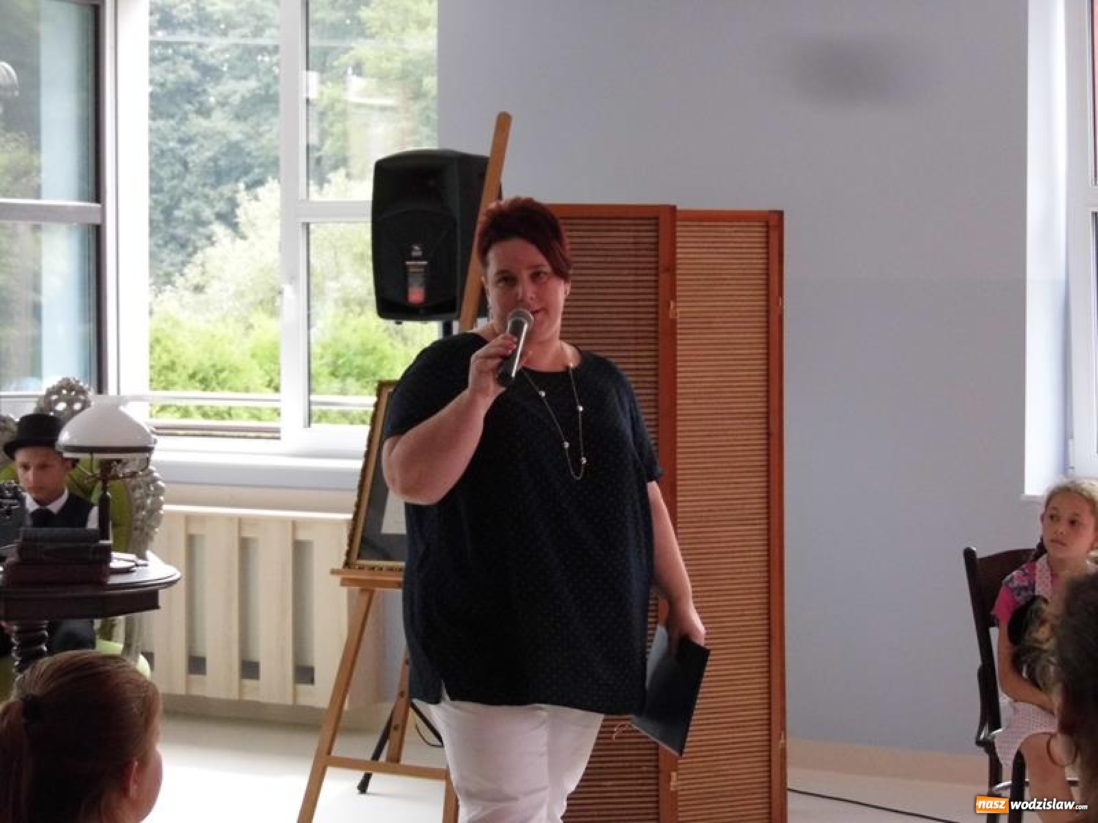 Zdjęcie w galerii na portalu naszwodzislaw.com: Spotkanie z nowelami w mszańskiej książnicy wiadomości z regionu