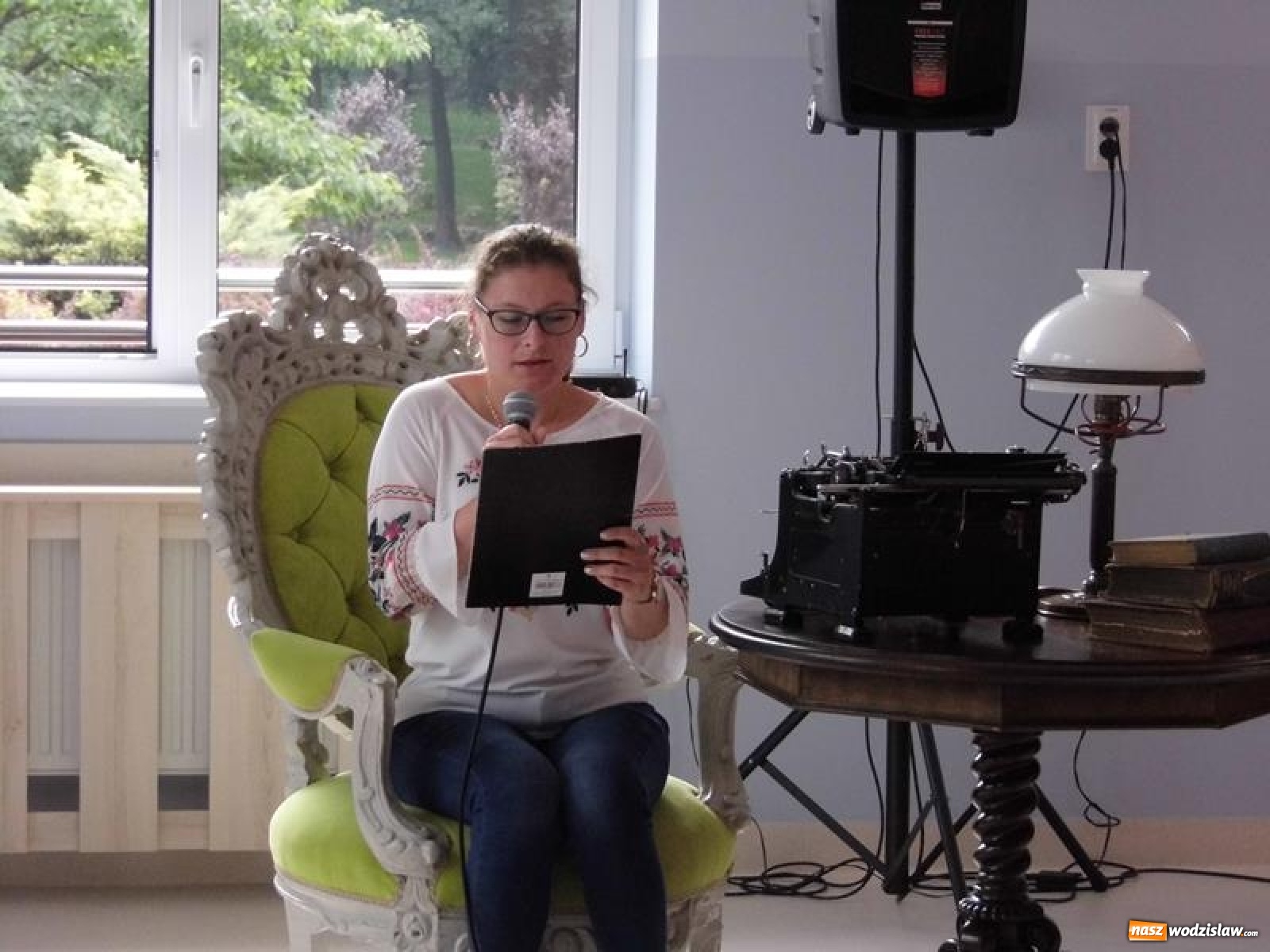 Zdjęcie w galerii na portalu naszwodzislaw.com: Spotkanie z nowelami w mszańskiej książnicy wiadomości z regionu