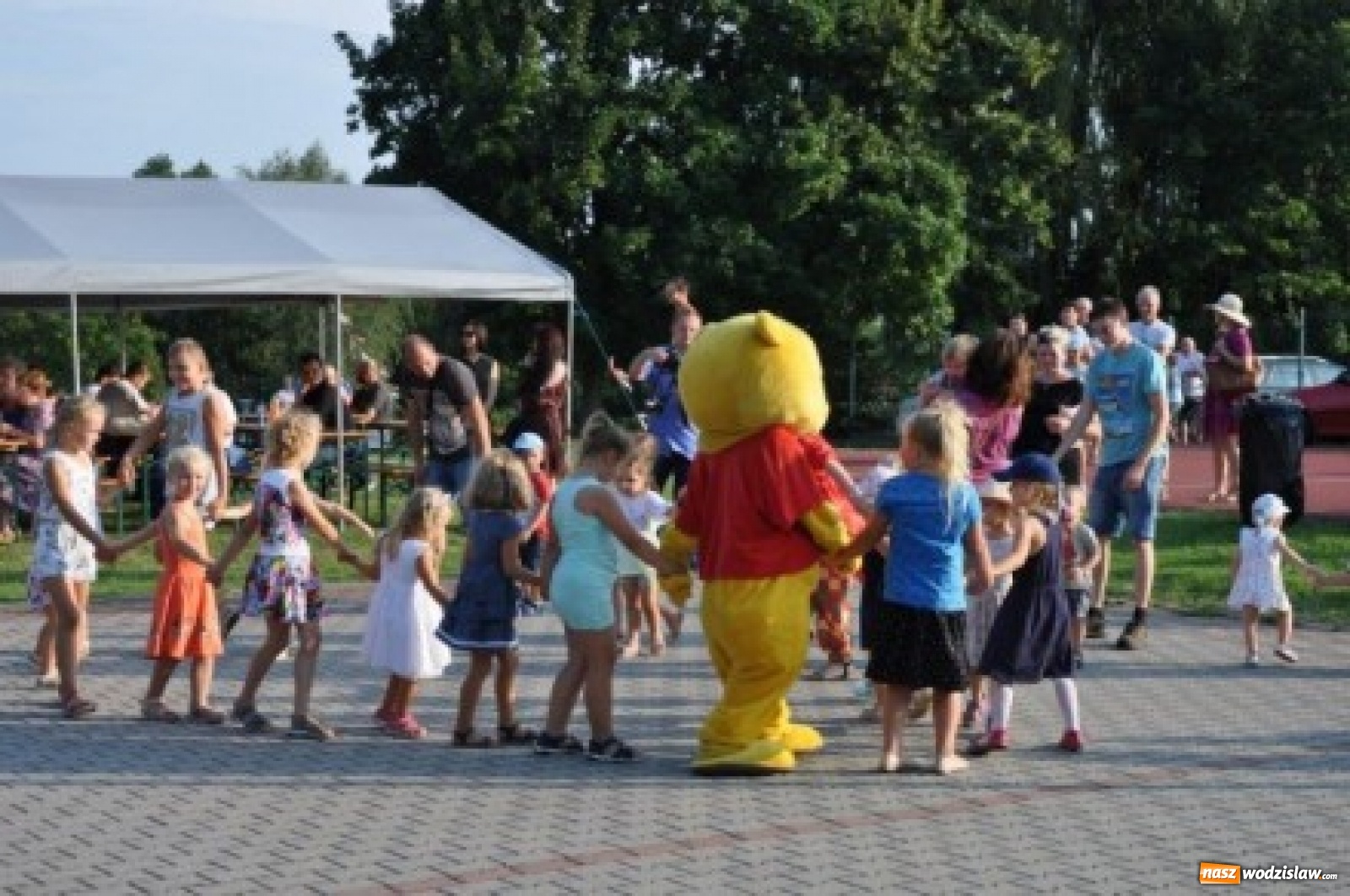Zdjęcie w galerii na portalu naszwodzislaw.com: Pożegnanie wakacji i lata w Krzyżkowicach wiadomości z regionu