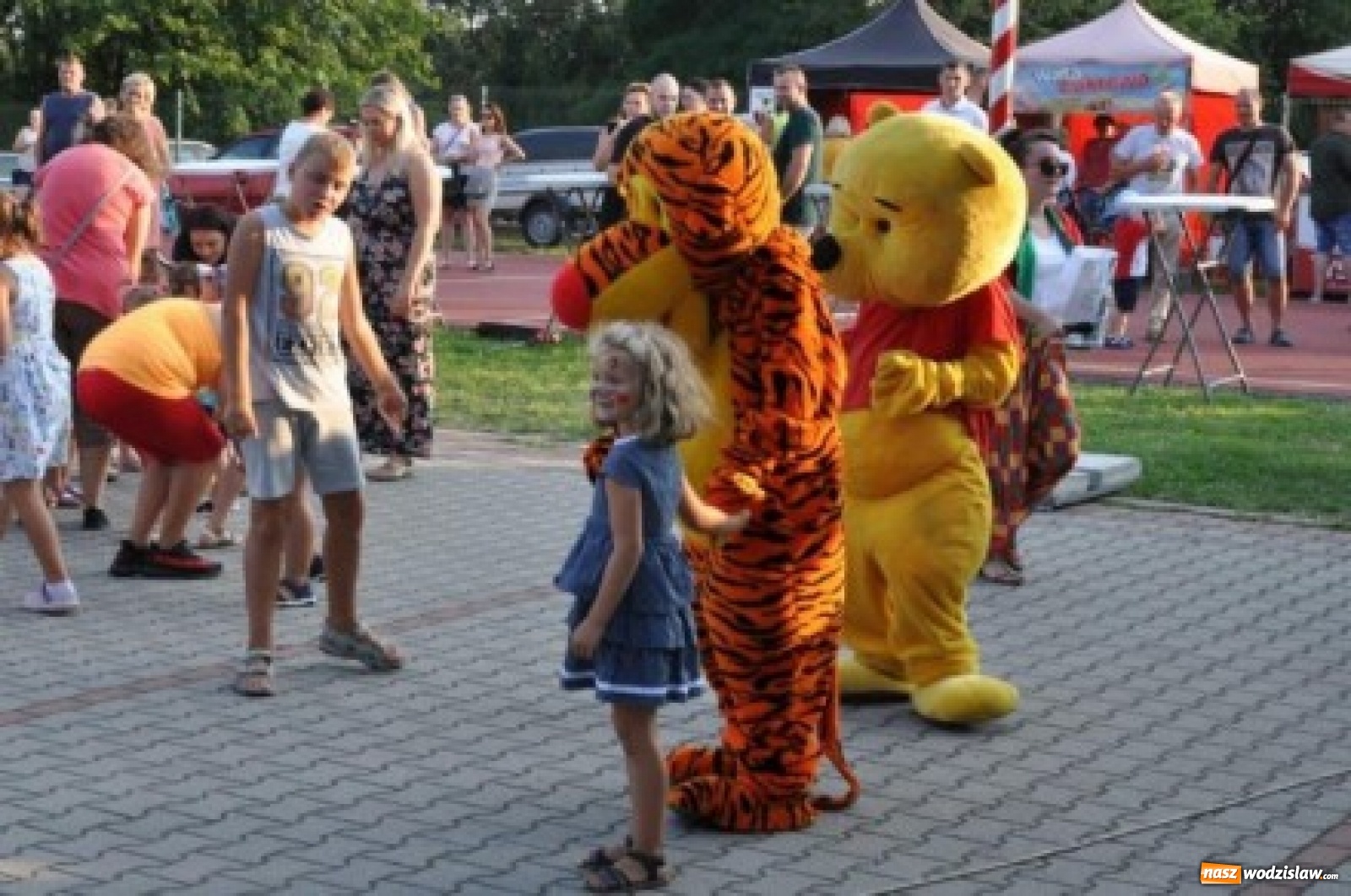 Zdjęcie w galerii na portalu naszwodzislaw.com: Pożegnanie wakacji i lata w Krzyżkowicach wiadomości z regionu